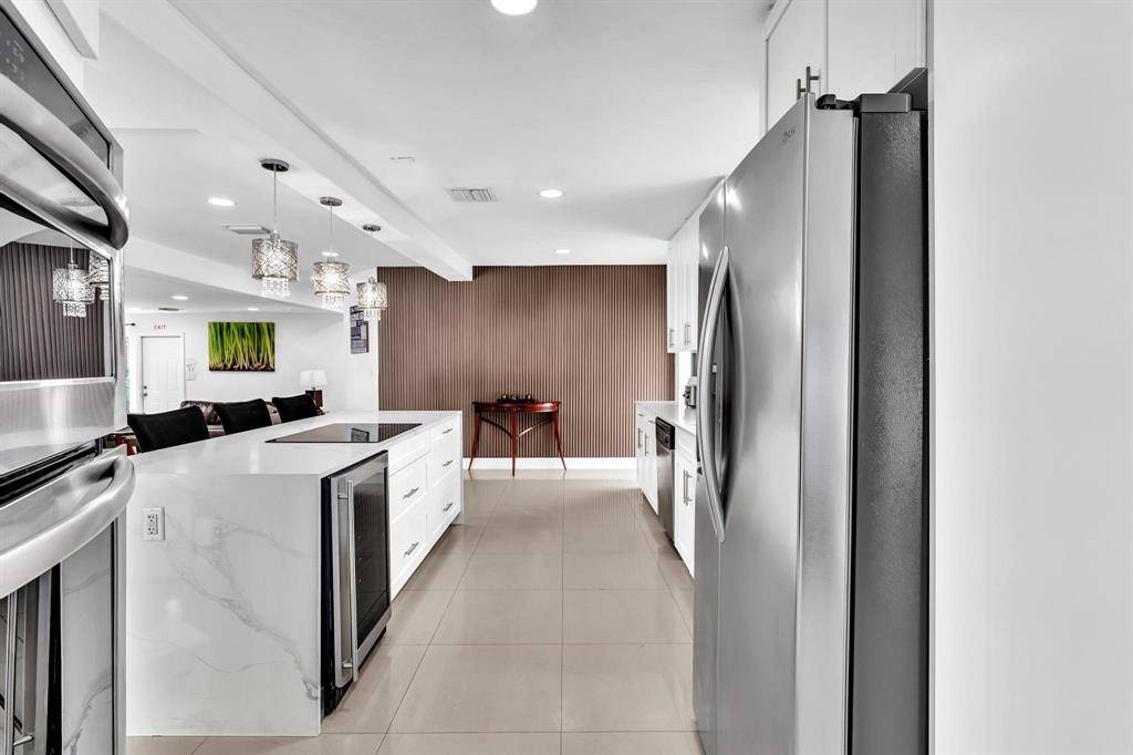 Plantation, FL 33317,5901 W Broward Blvd