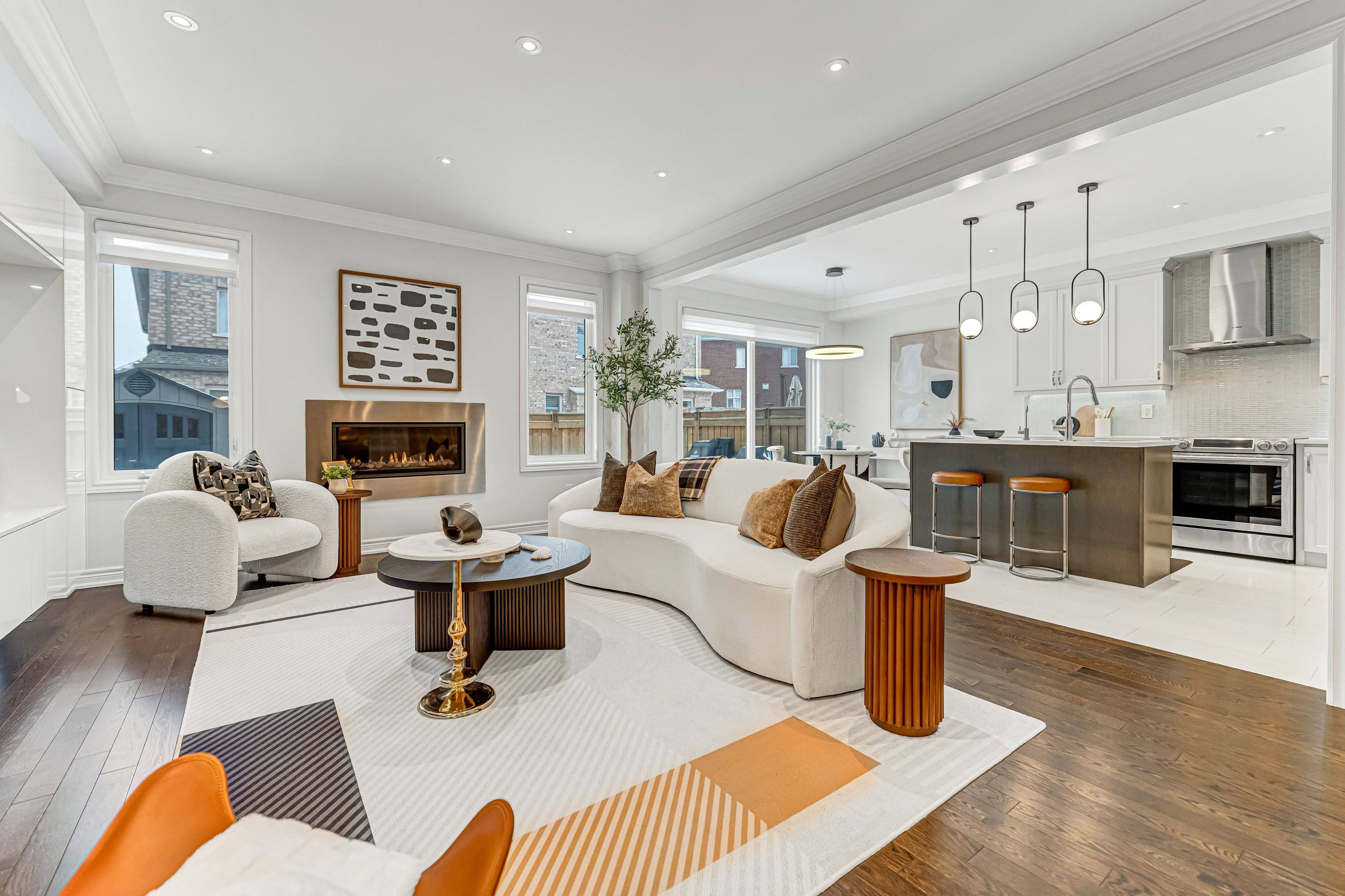 Aurora, ON L4G 0W5,356 Hartwell WAY