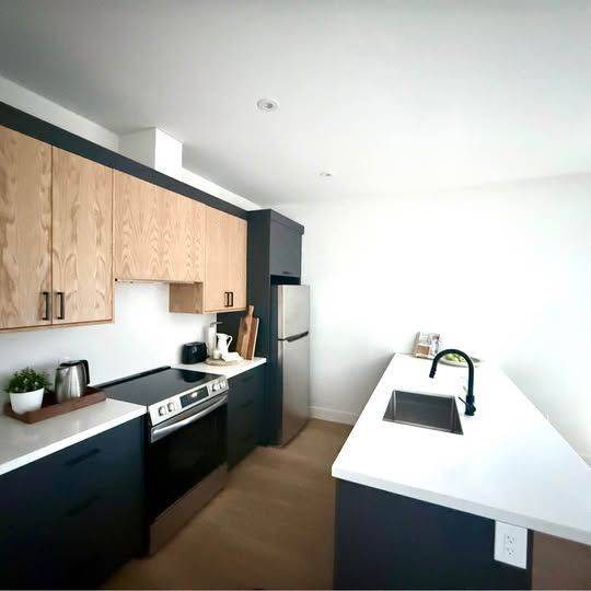 Collingwood, ON L9Y 2X6,32 Oak ST #301