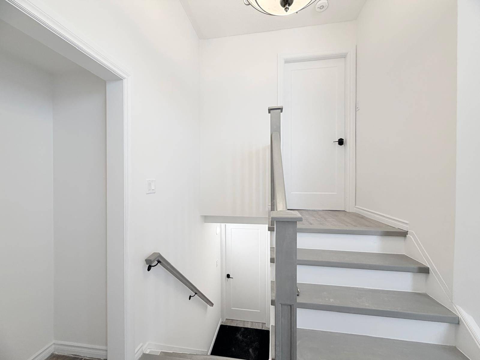 Barrie, ON L4N 0W8,59 Jagges DR #Lower