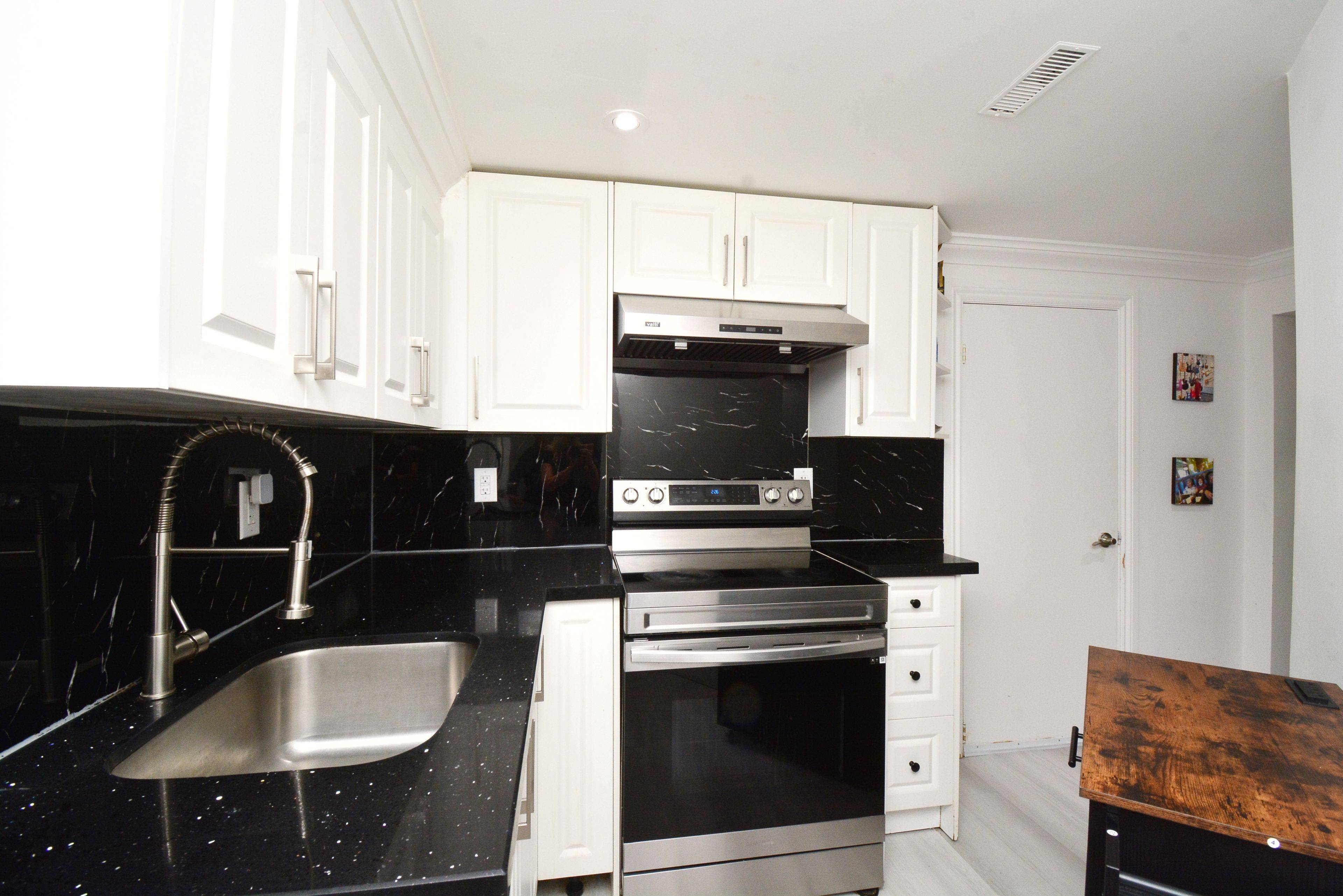 Brampton, ON L6S 2P4,17 Crescent Hill DR