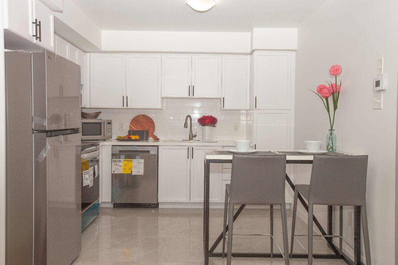 Brampton, ON L6R 0Y6,60 Fairwood CIR #78