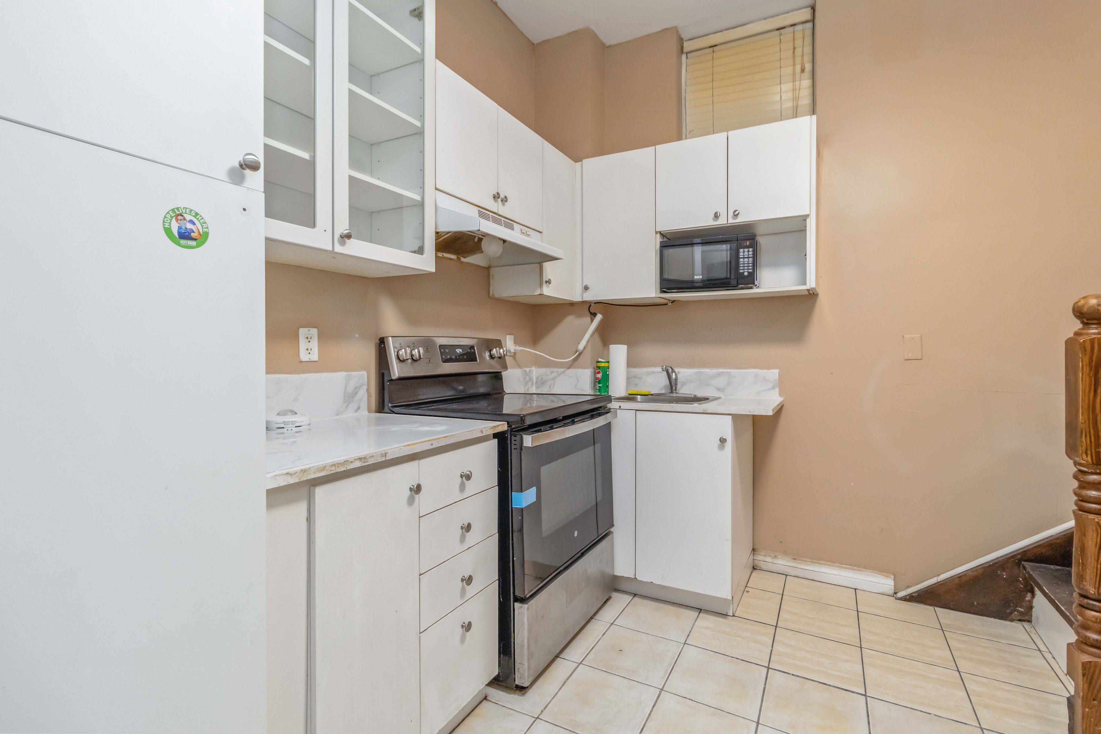 Mississauga, ON L5W 1M1,639 Twain AVE #Lower