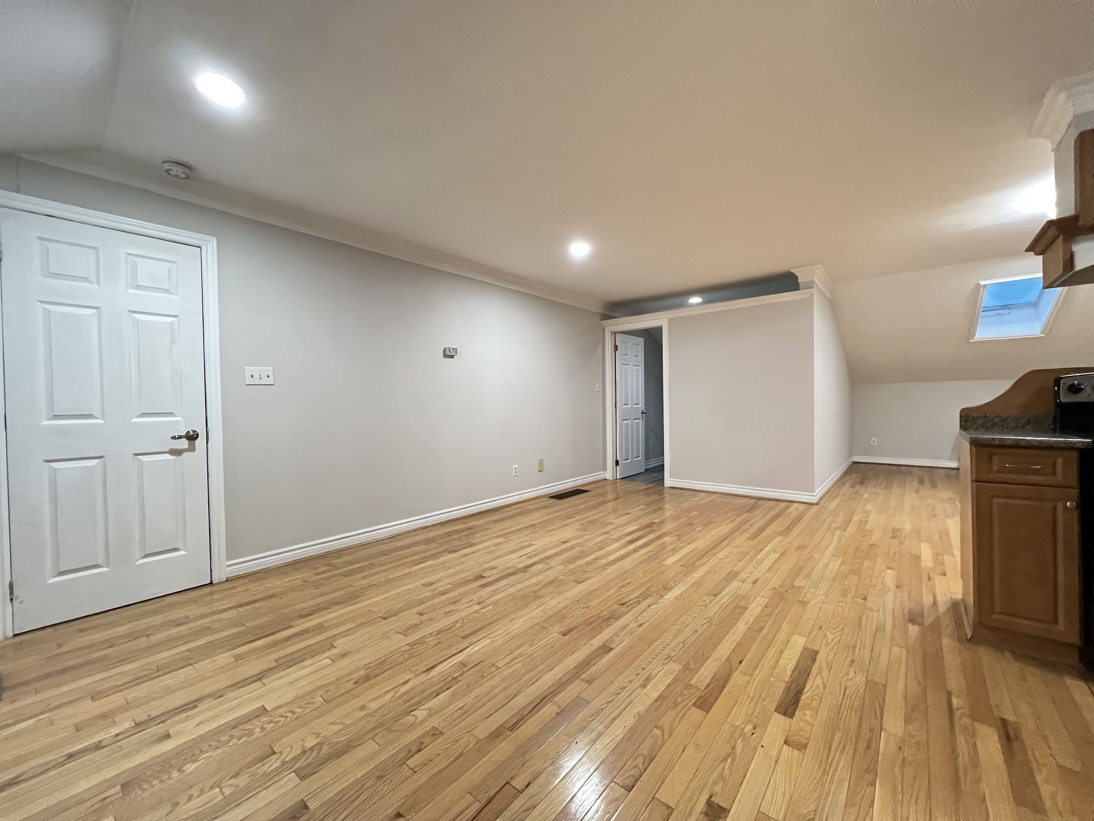 Milton, ON L9T 2Y1,7158 Bell School Line #Coach House