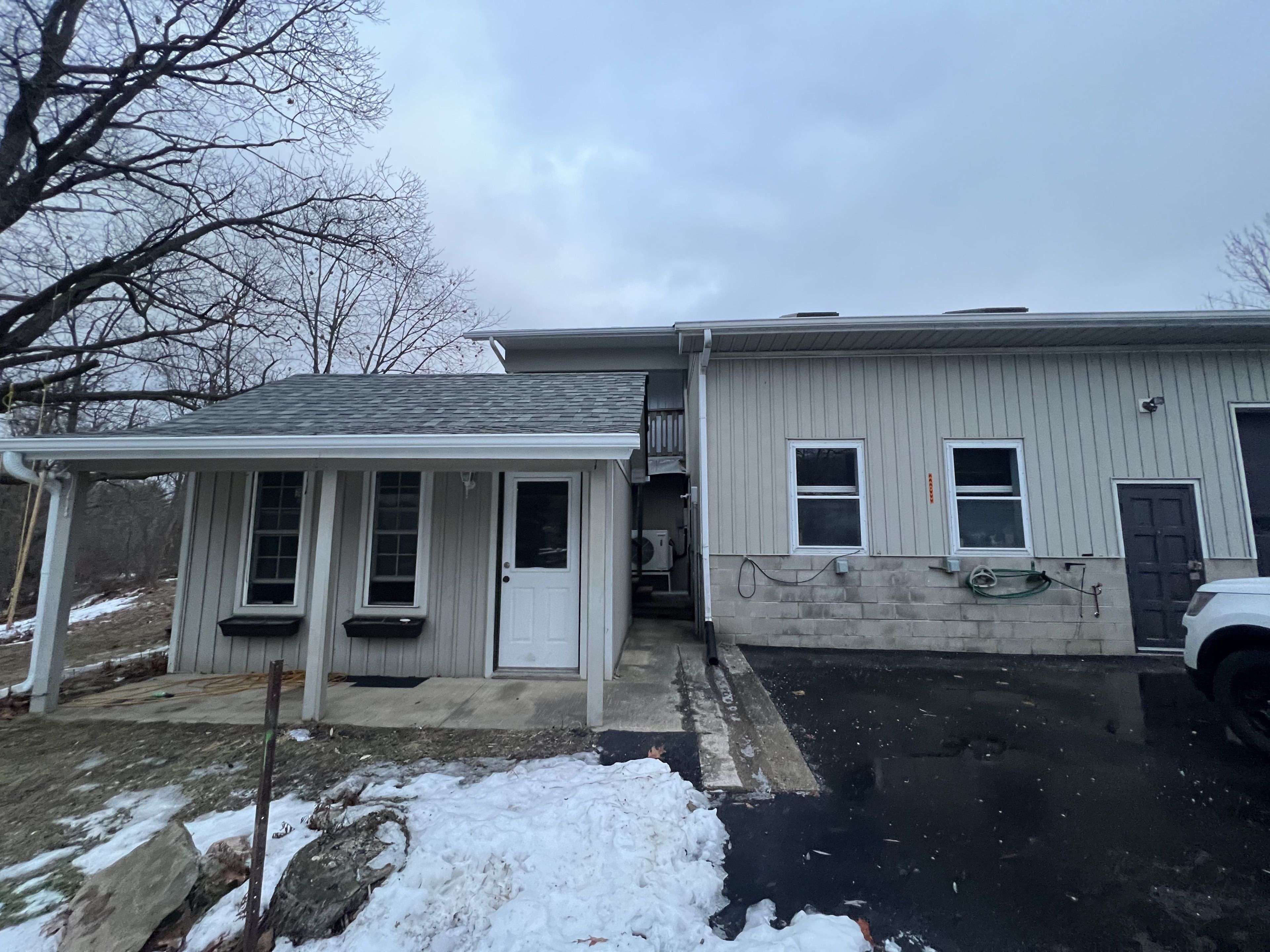 Milton, ON L9T 2Y1,7158 Bell School Line #Coach House