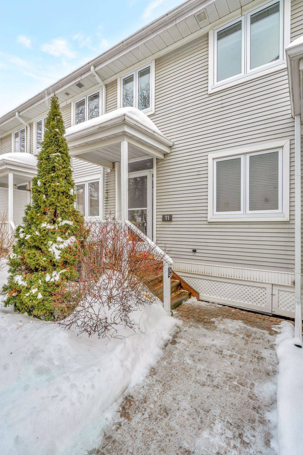 Prince Edward County, ON K0K 2T0,1 Mortimer ST #11