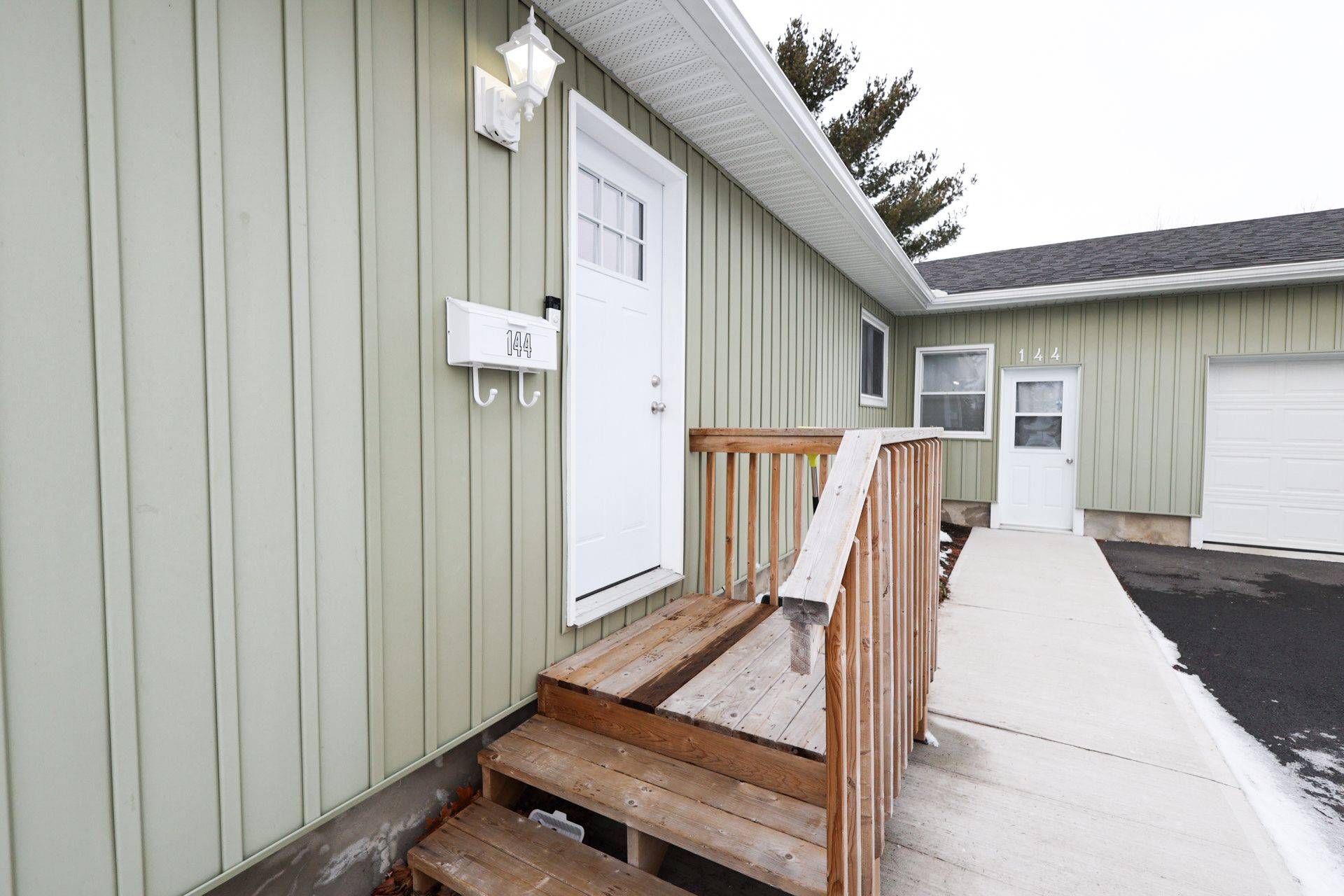 Cornwall, ON K6J 3L9,144 Elsie AVE