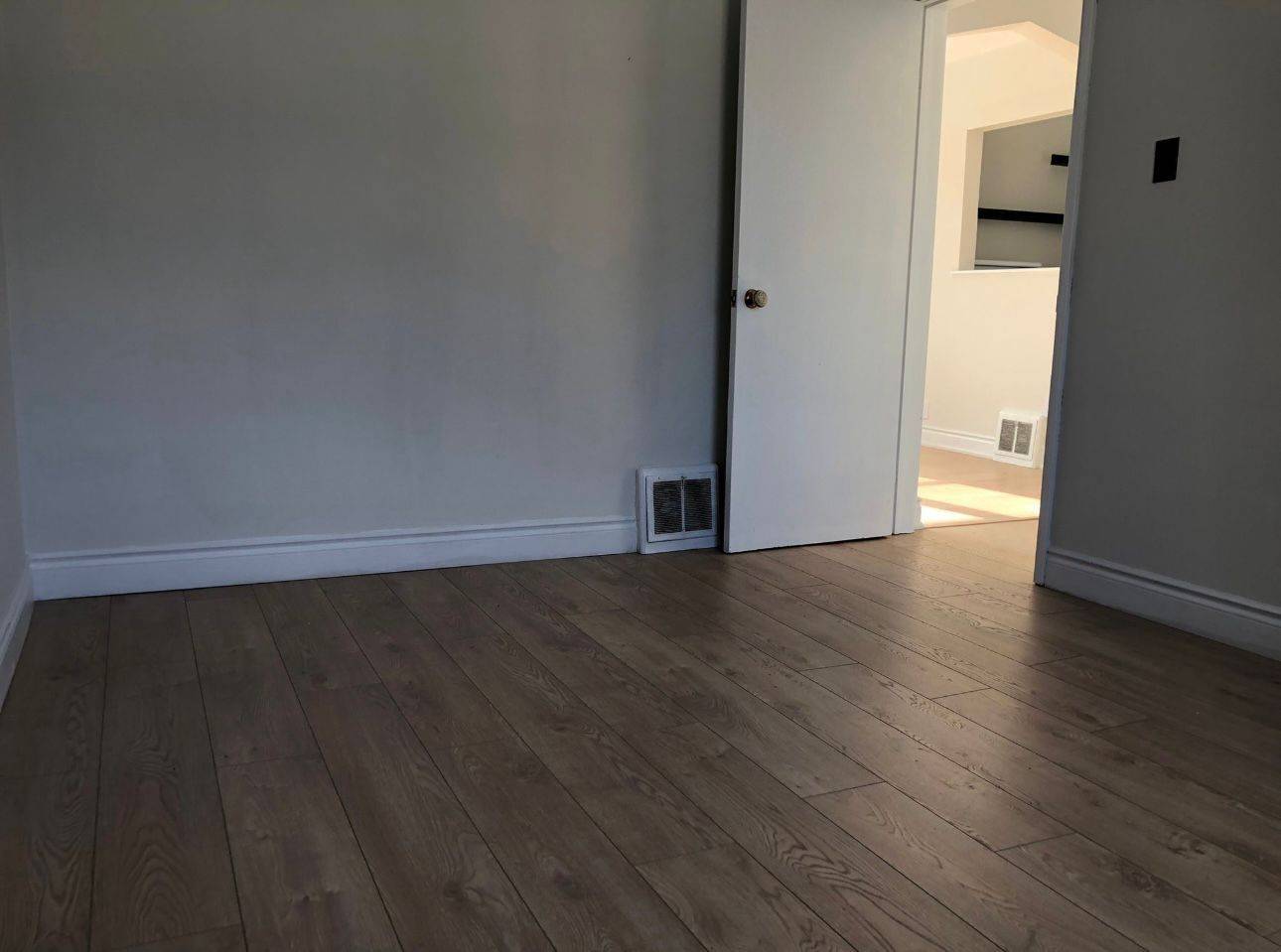 Hamilton, ON L8H 1M3,25 Hayes AVE