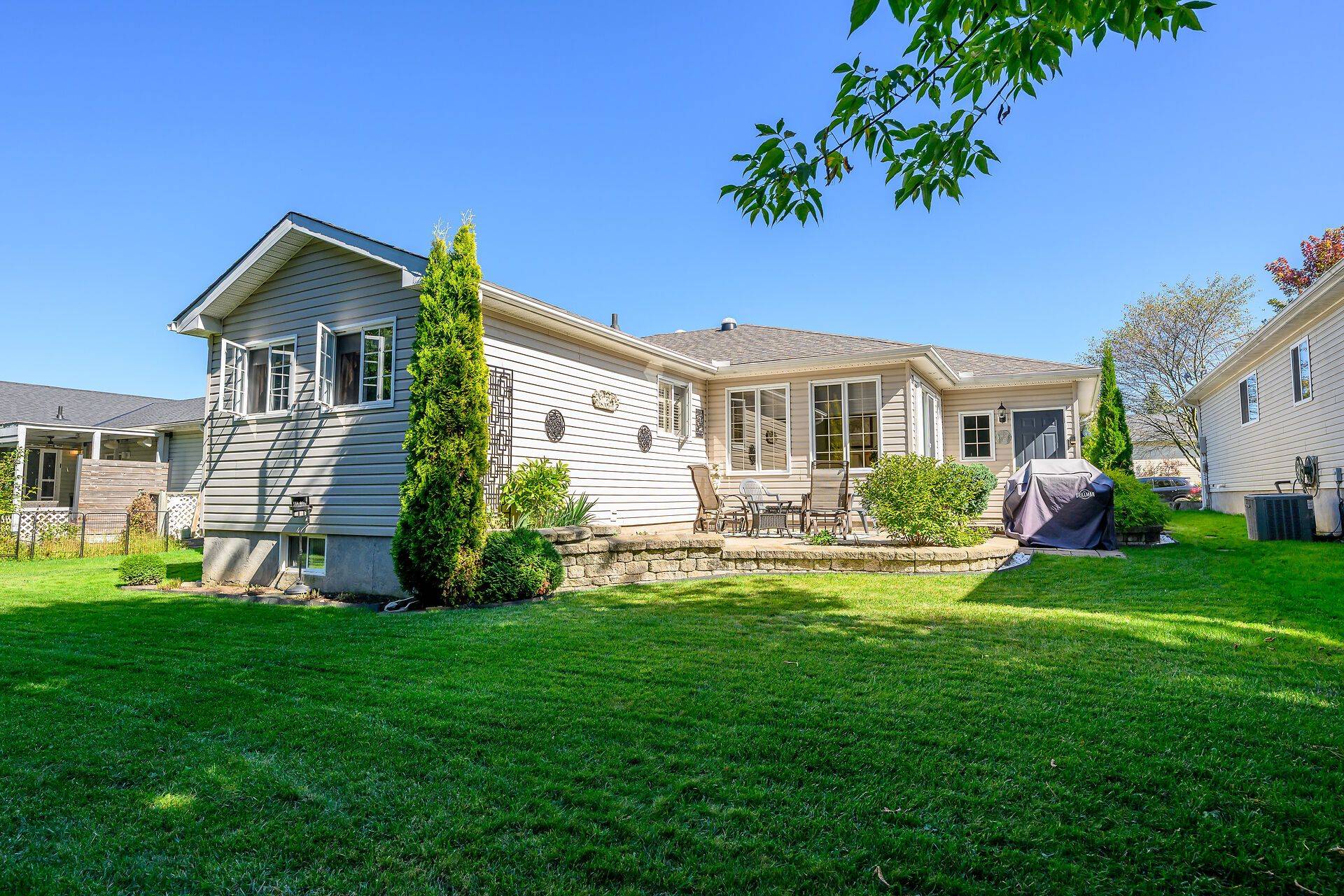 Hamilton, ON L8B 1A5,110 Kilroot PL