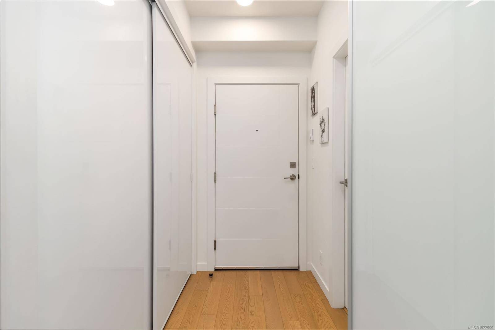 Victoria, BC V8V 0E1,1033 Cook St #409