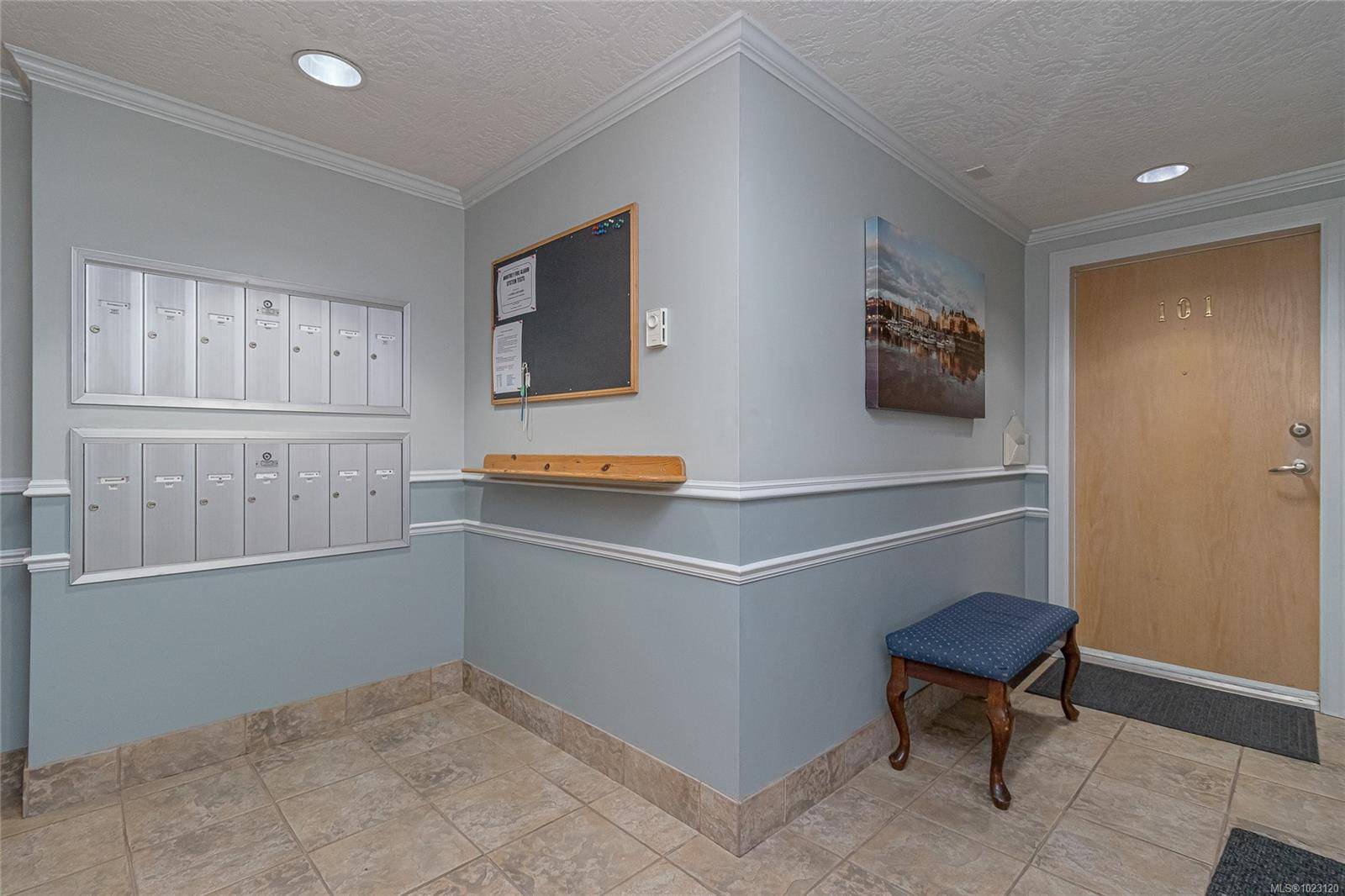 Sidney, BC V8L 2X6,9975 Fifth St #404