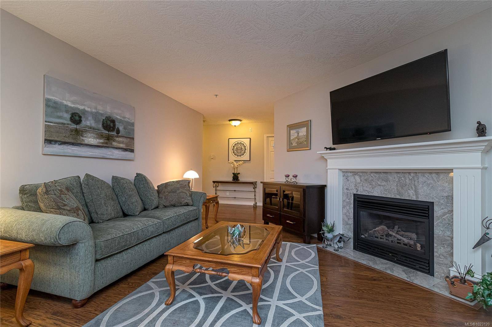 Sidney, BC V8L 2X6,9975 Fifth St #404