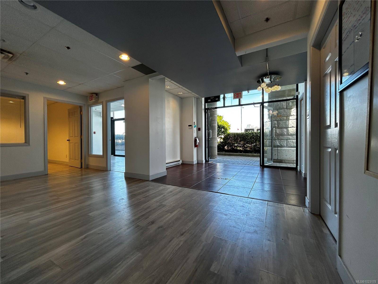 Victoria, BC V8V 5A6,19 Dallas Rd #102