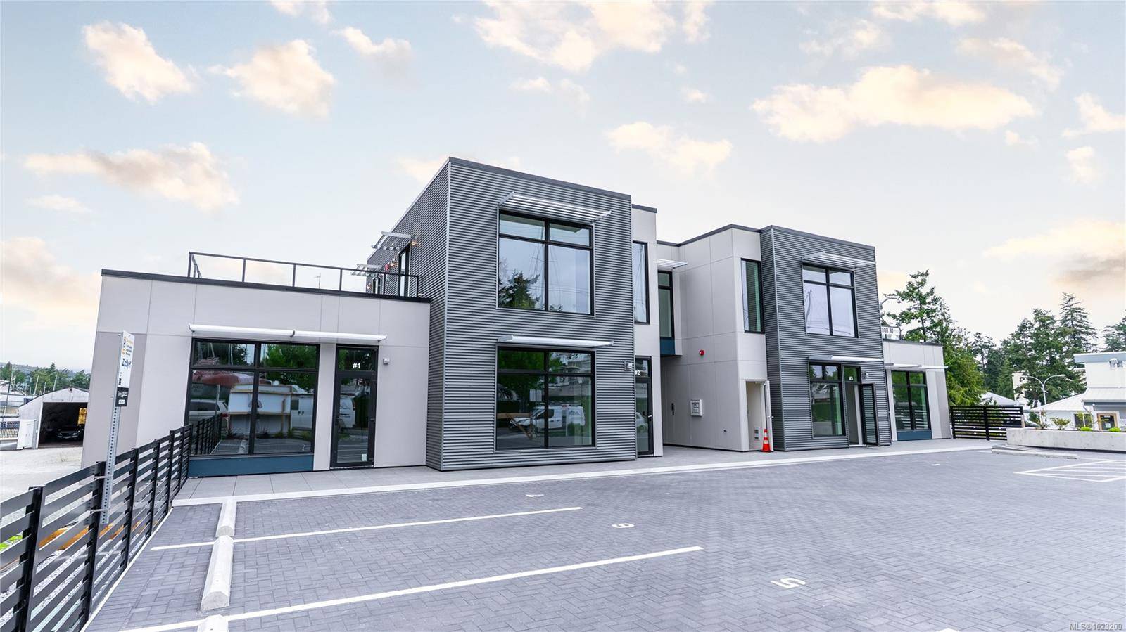 Sidney, BC V8L 2P6,2270 Harbour Rd #1