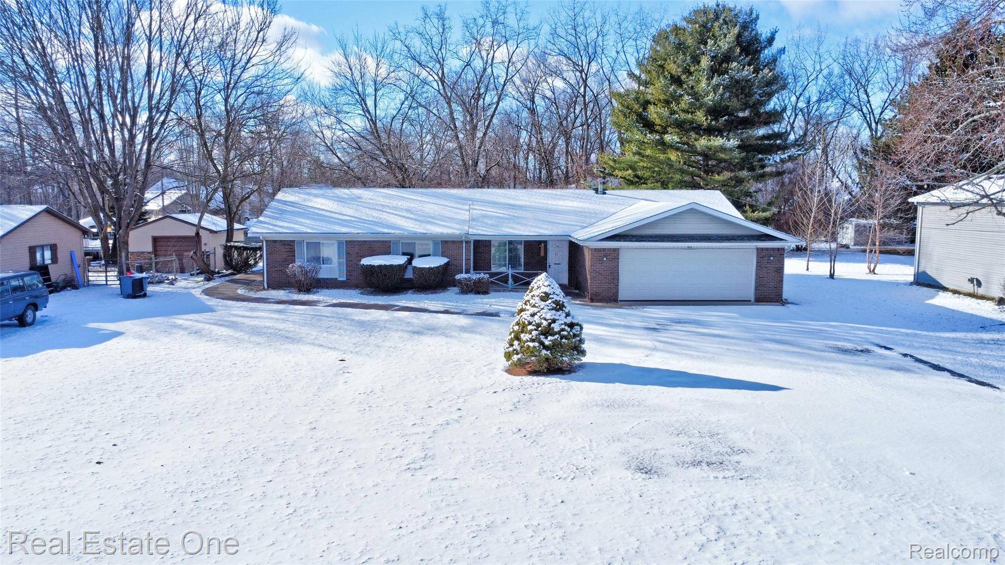 Fenton, MI 48430,14334 Swanee Beach DR