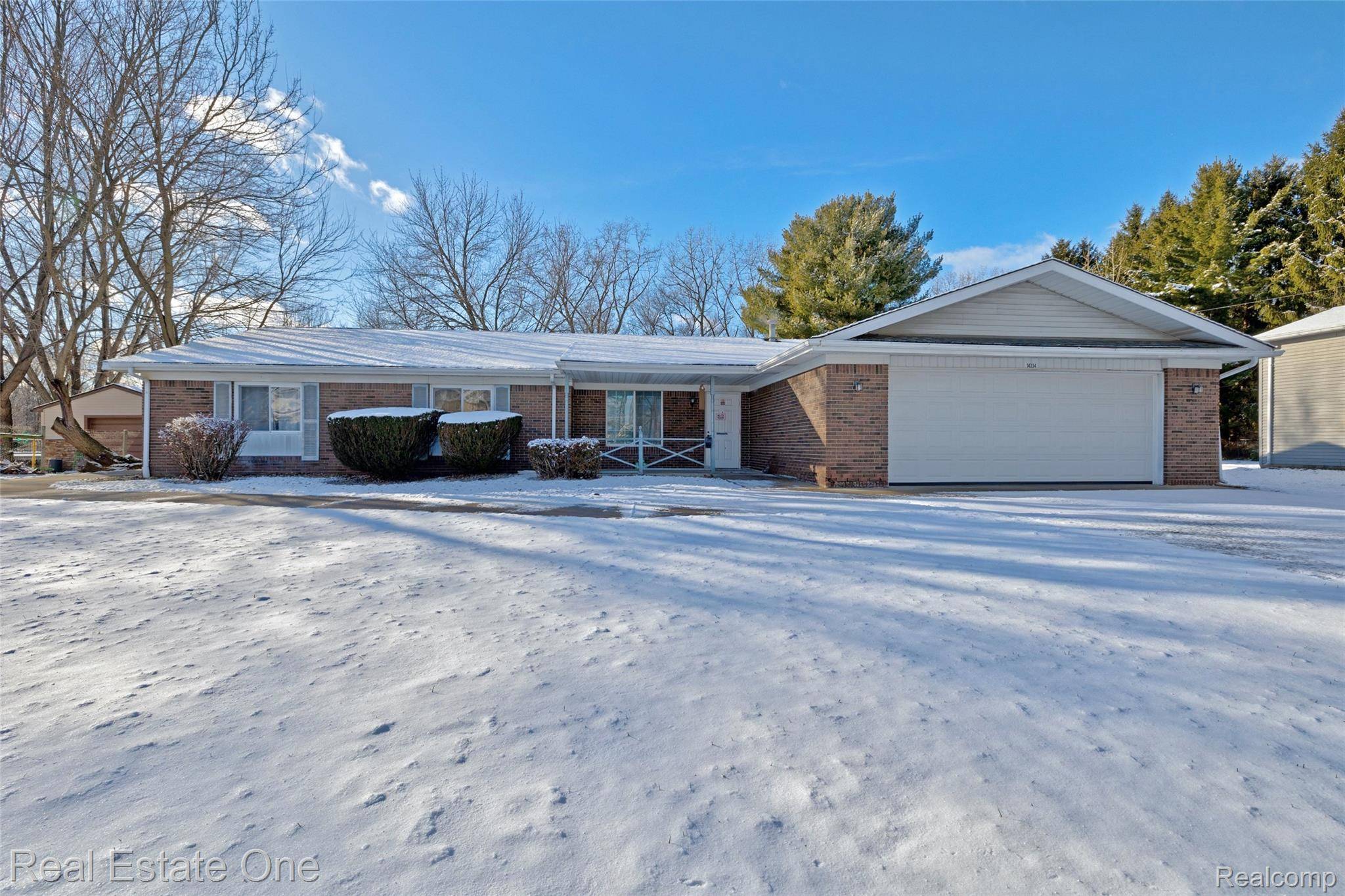 Fenton, MI 48430,14334 Swanee Beach DR