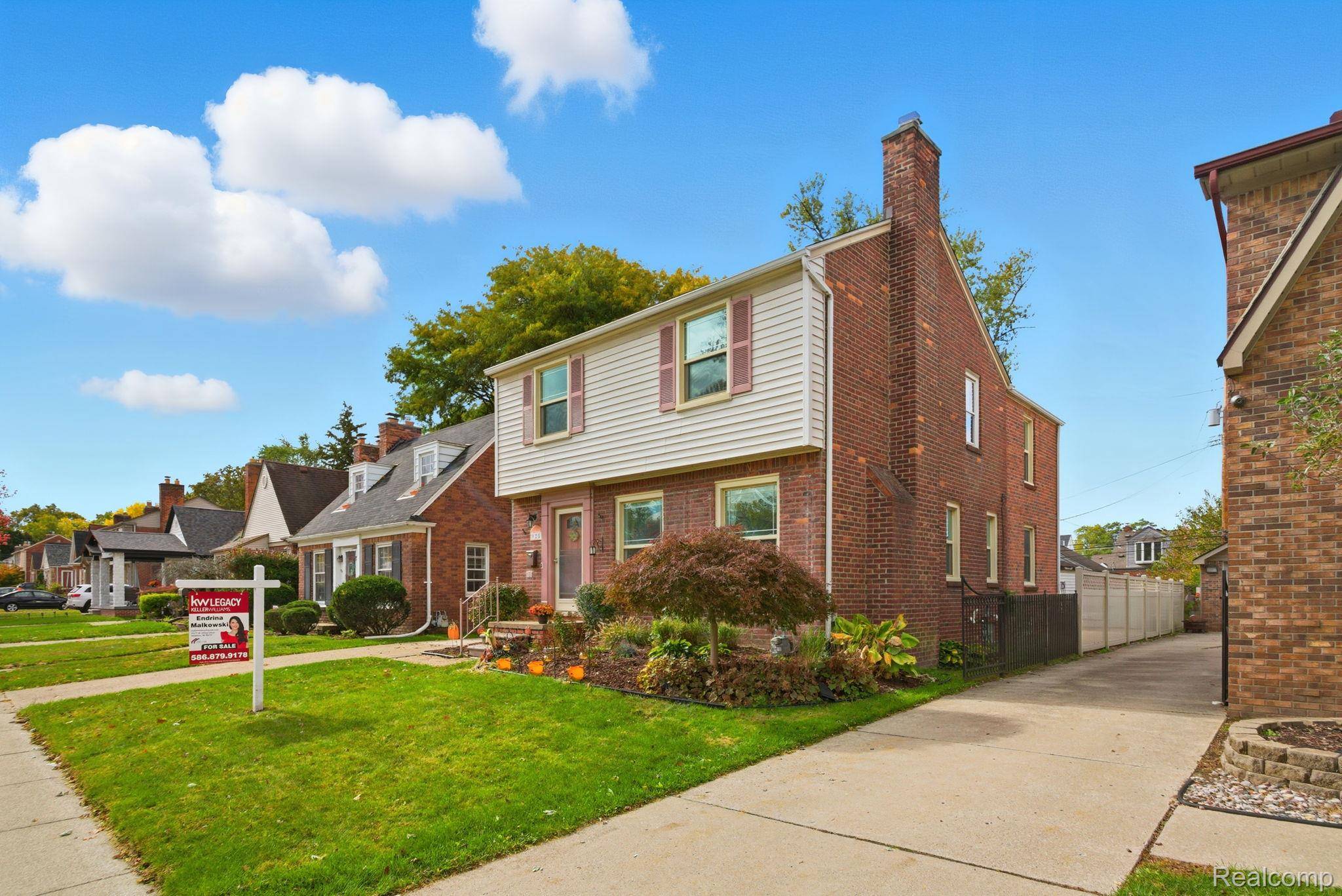 Dearborn, MI 48128,925 N Mildred ST