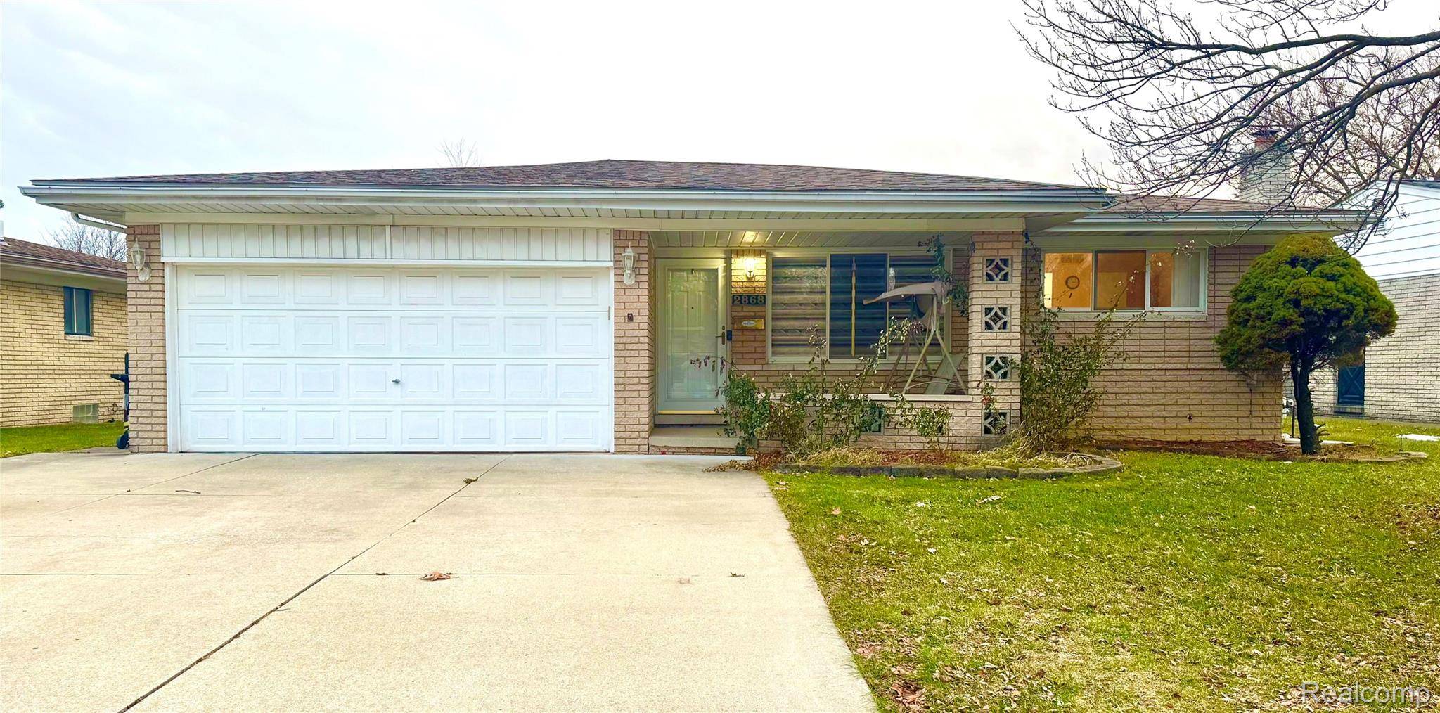 Sterling Heights, MI 48310,2868 Groves DR