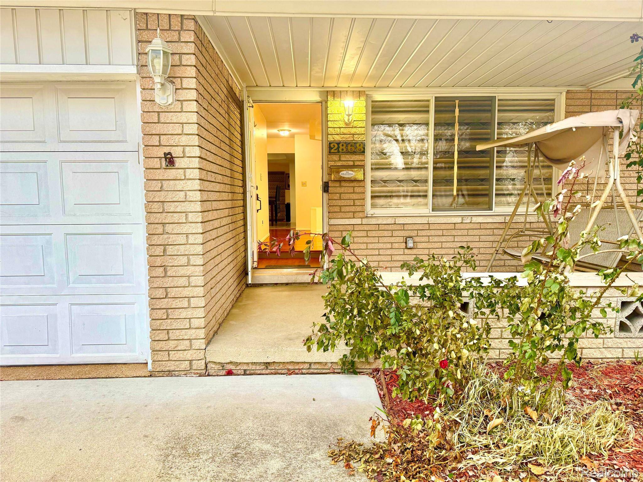 Sterling Heights, MI 48310,2868 Groves DR