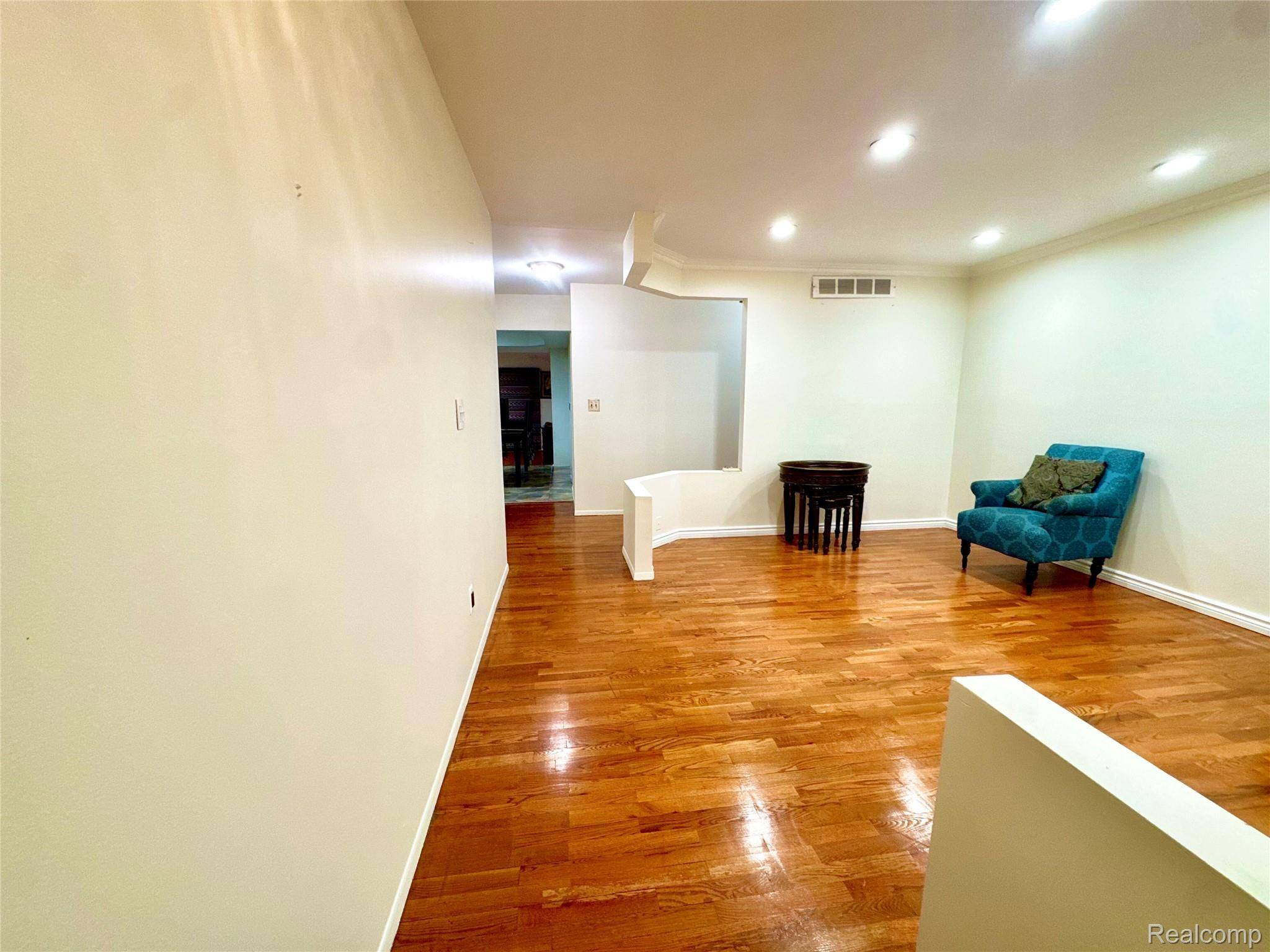 Sterling Heights, MI 48310,2868 Groves DR