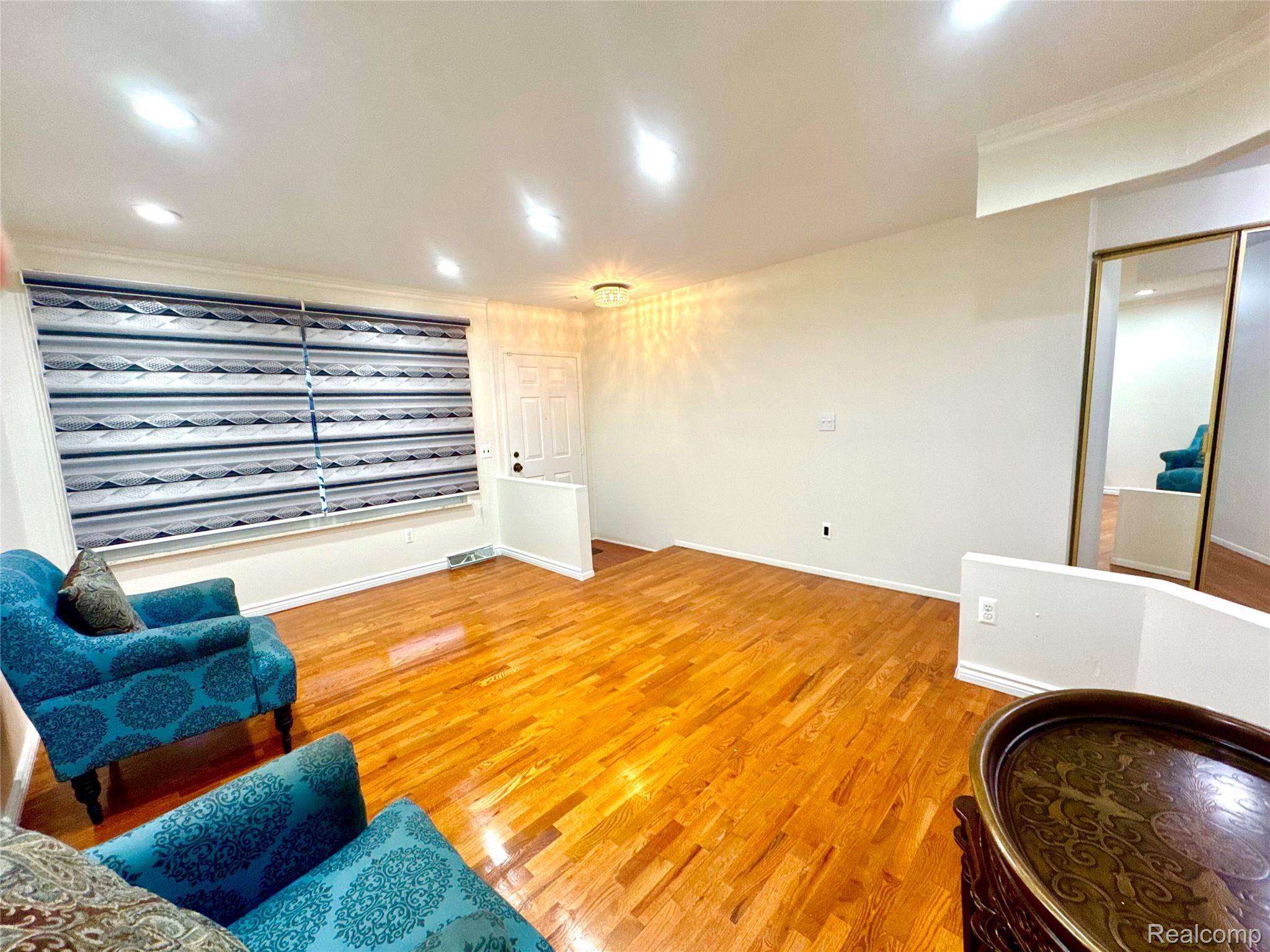 Sterling Heights, MI 48310,2868 Groves DR