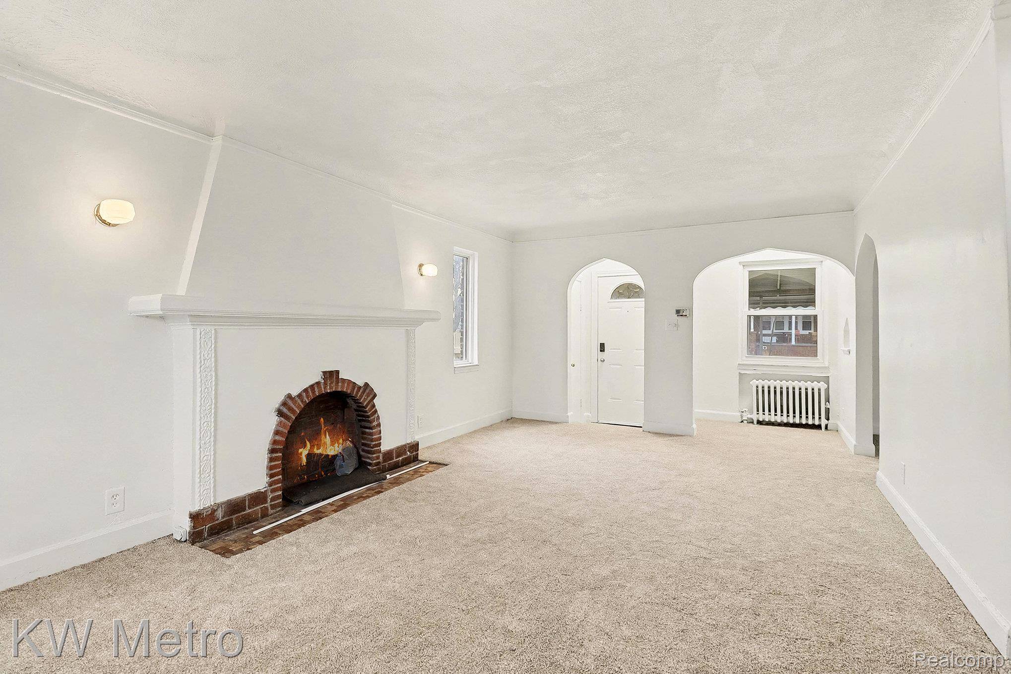 Detroit, MI 48213,5959 Newport ST