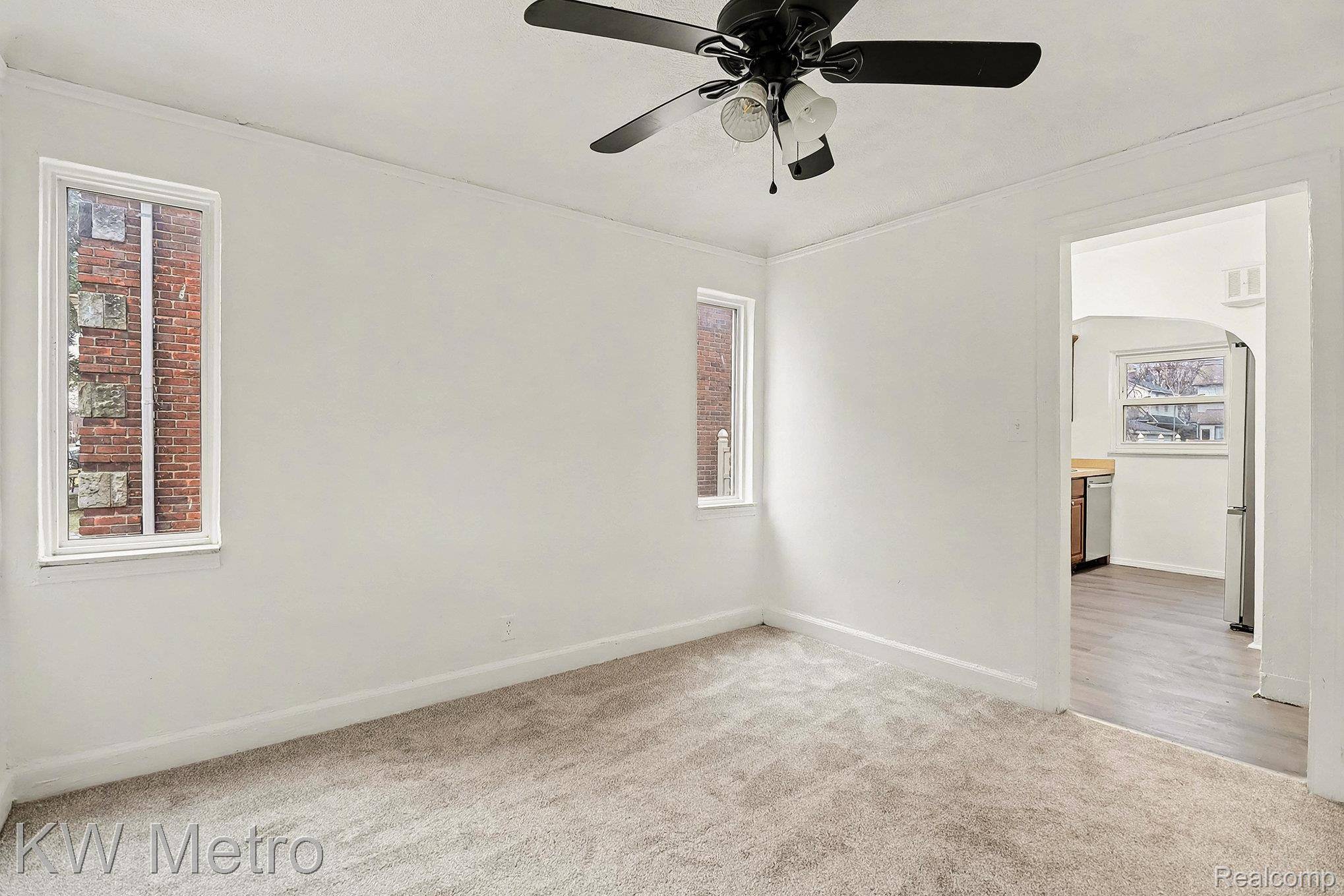 Detroit, MI 48213,5959 Newport ST