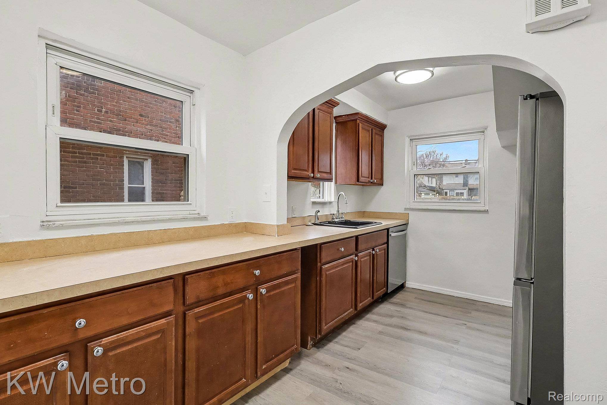 Detroit, MI 48213,5959 Newport ST