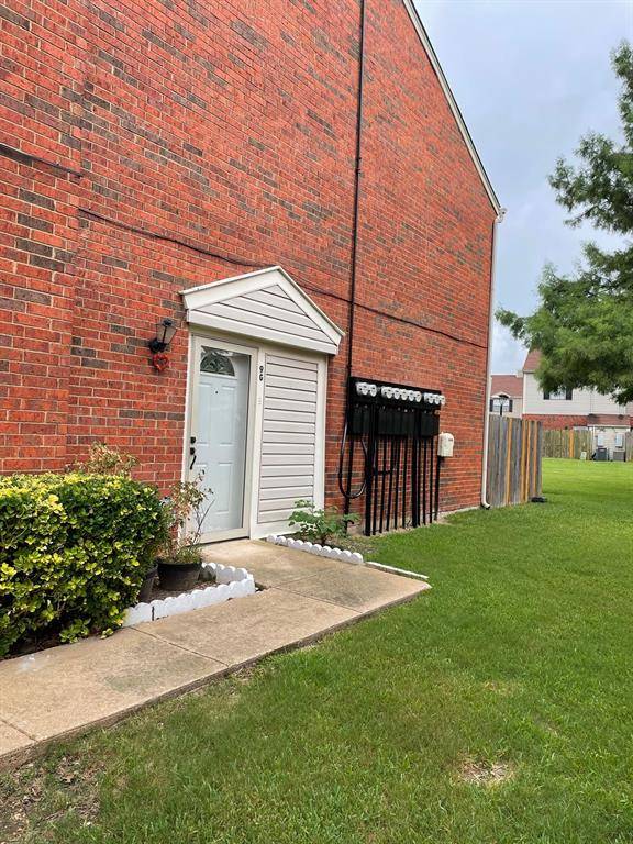 Coppell, TX 75019,220 Samuel Boulevard #G-9