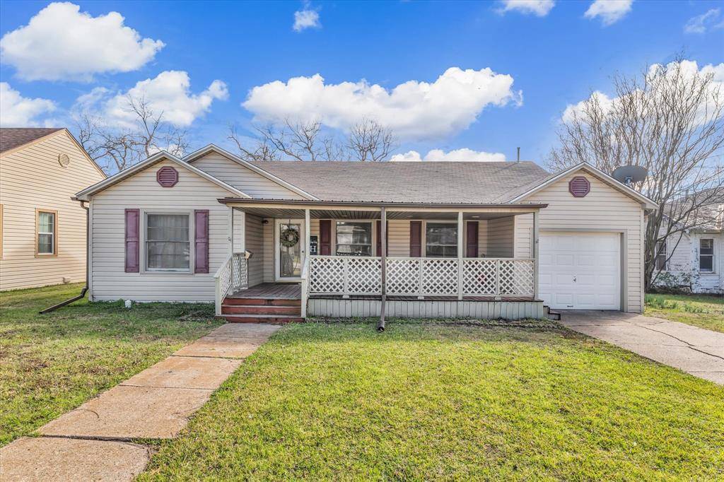 Mart, TX 76664,704 E McLennan Avenue