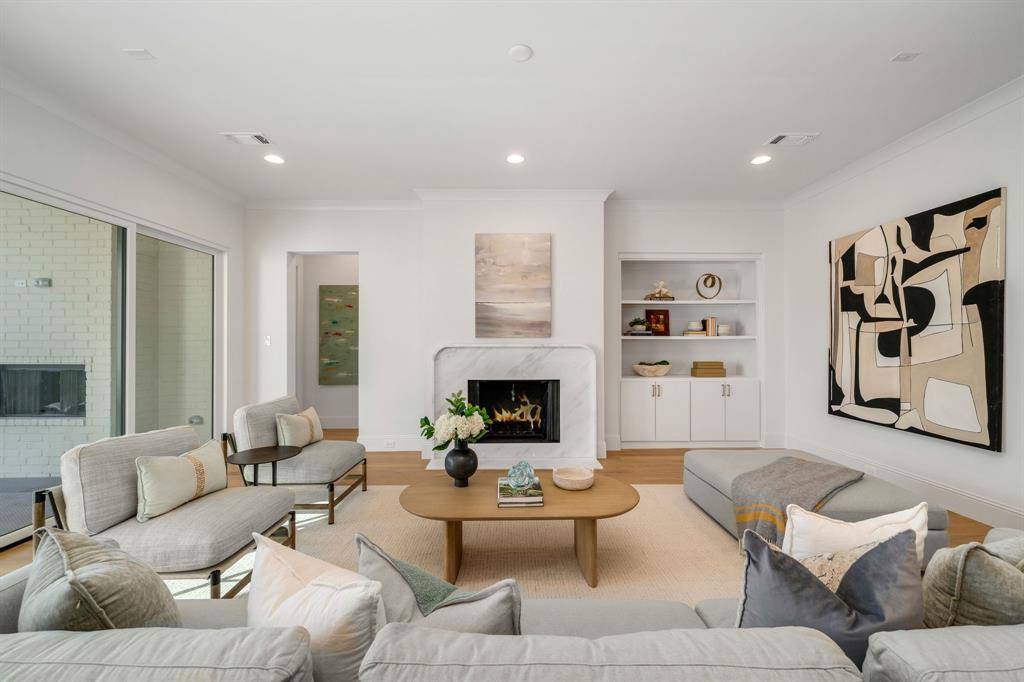 Dallas, TX 75220,3884 Durango Drive