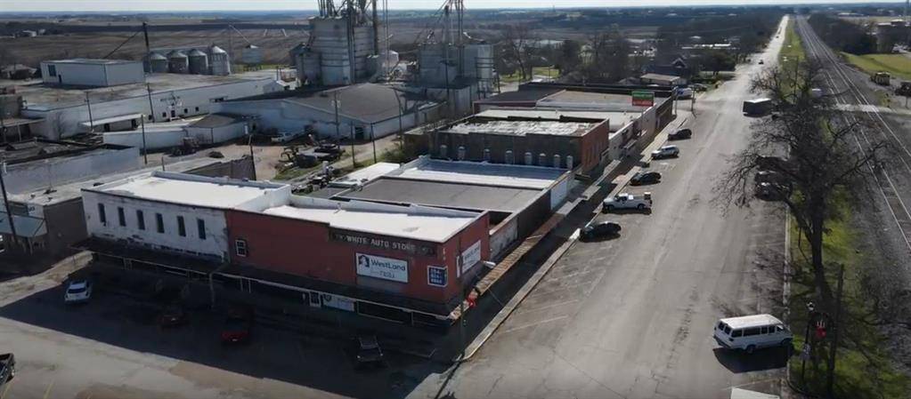 West, TX 76691,103 & 105 S Main Street