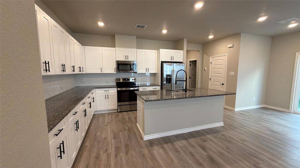 Argyle, TX 76226,709 16th Street #160