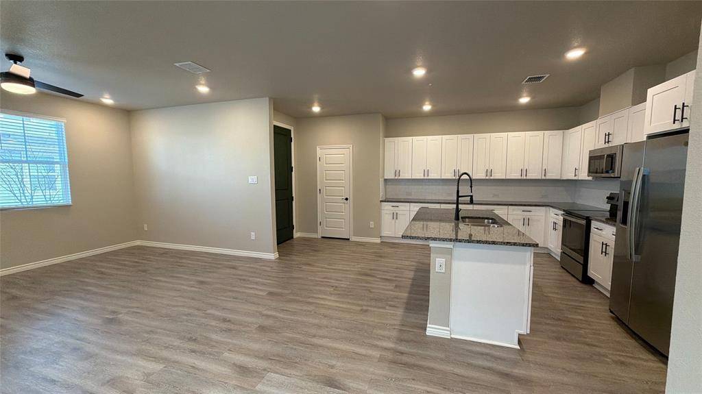 Argyle, TX 76226,709 16th Street #160