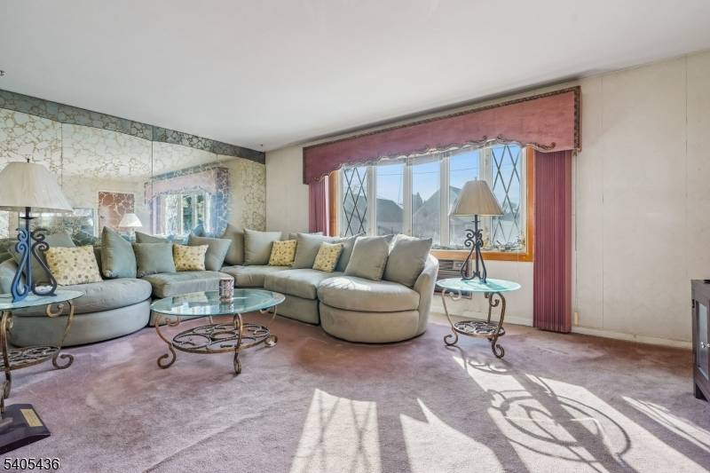 Bloomfield Twp., NJ 07003,36 Fritz St