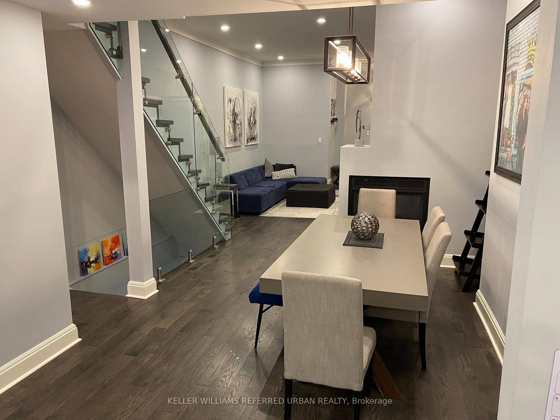 Toronto C08, ON M4Y 1M2,89A Gloucester ST