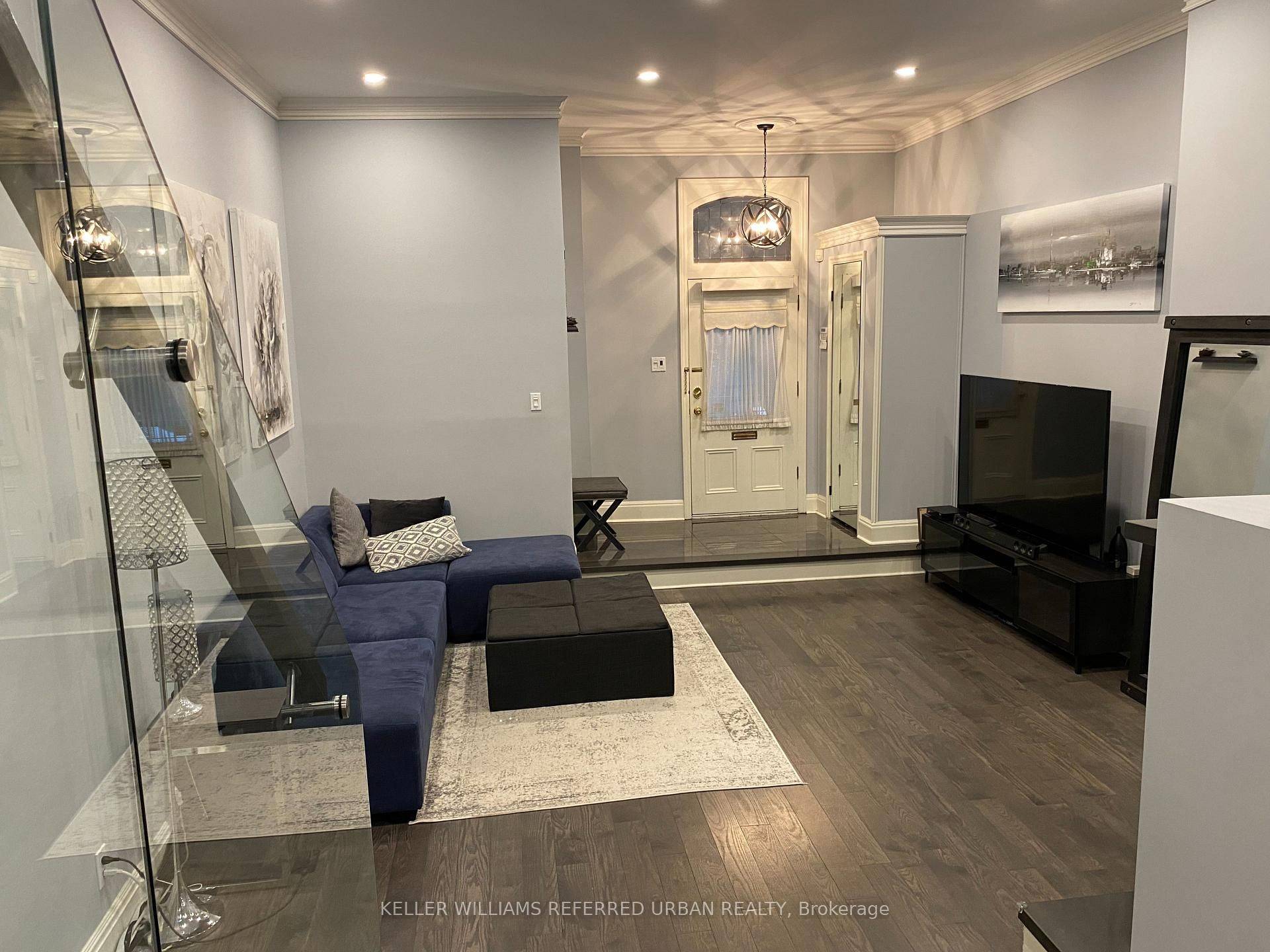 Toronto C08, ON M4Y 1M2,89A Gloucester ST