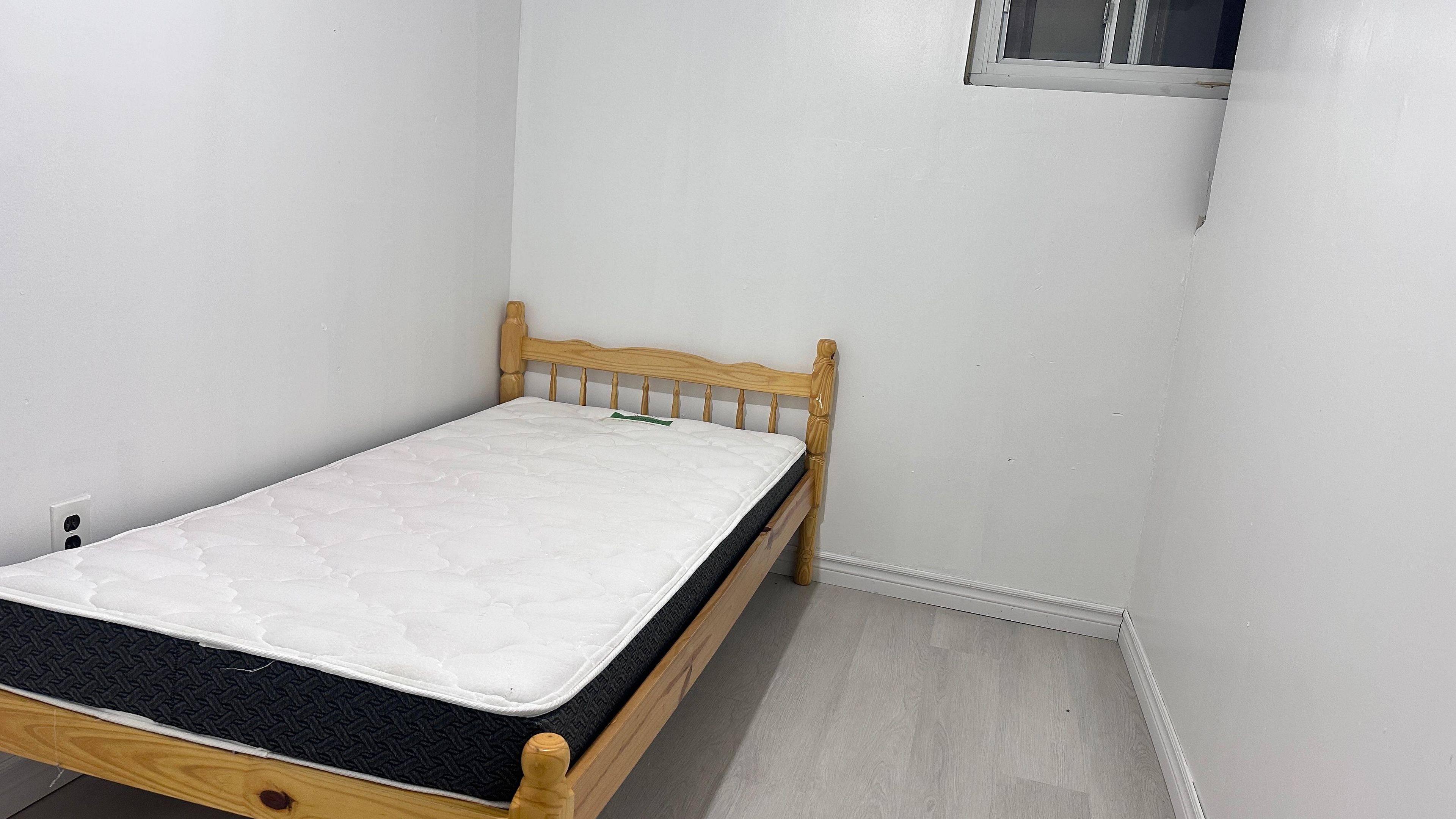 Toronto E04, ON M1R 5A9,8 Trestleside GRV