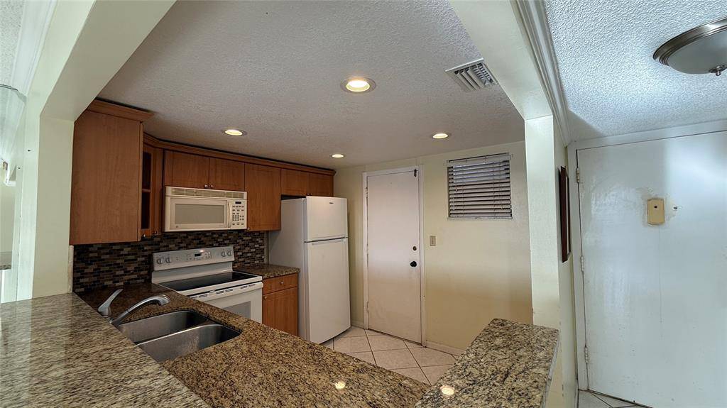 Plantation, FL 33317,406 NW 68th Ave #310