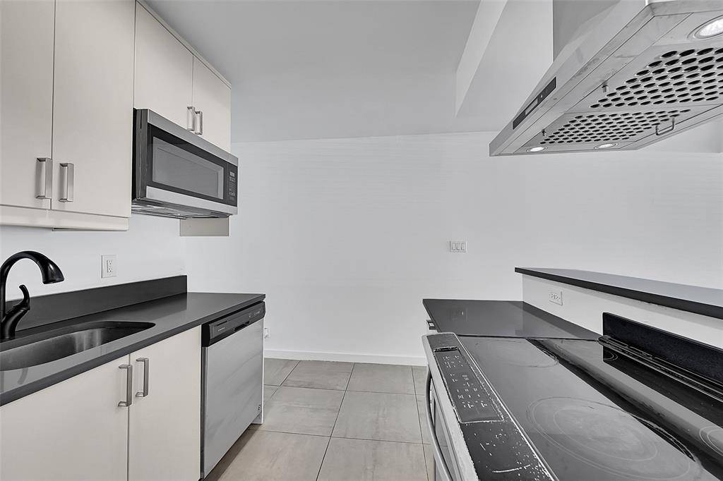 Fort Lauderdale, FL 33311,200 NW 25th St