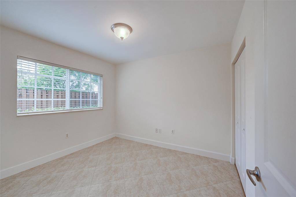 Pompano Beach, FL 33060,410 SW 15TH ST #201