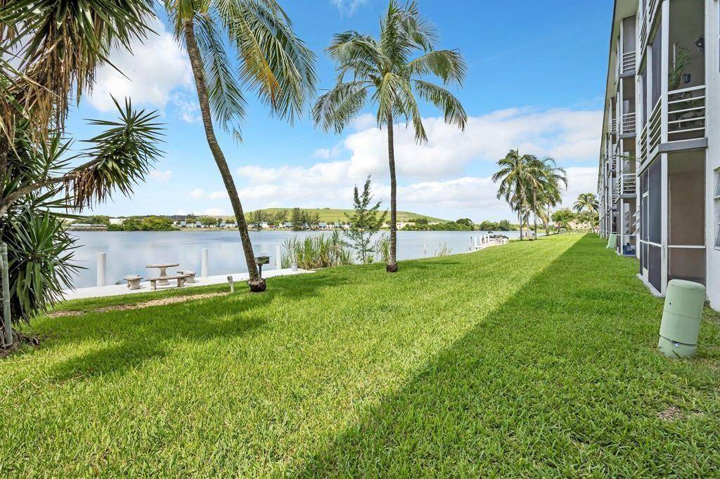Deerfield Beach, FL 33064,4311 Crystal Lake Dr #213
