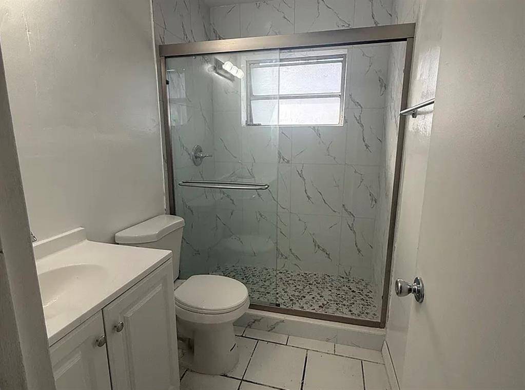 Hollywood, FL 33021,5826 Pierce St