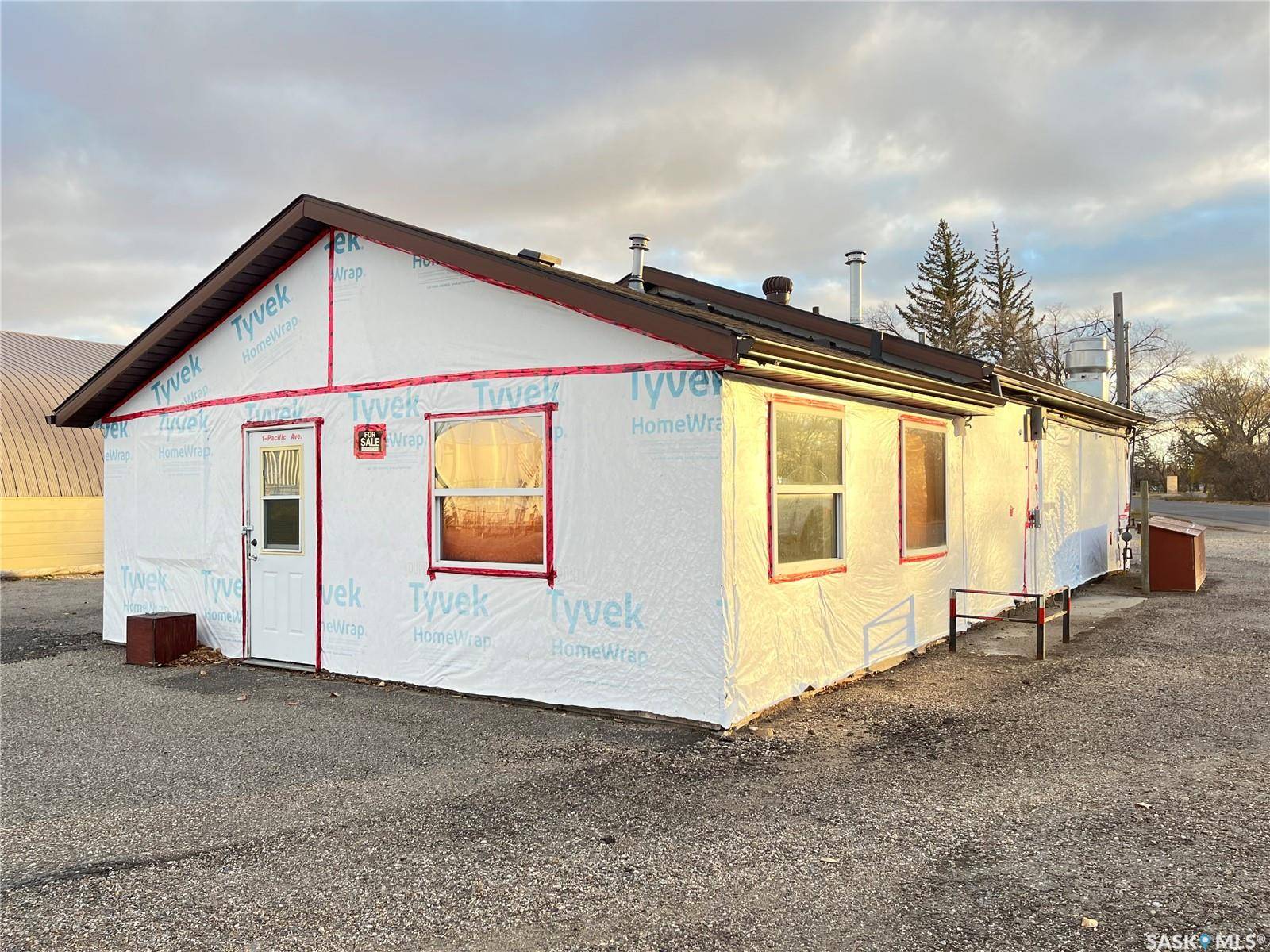 Maple Creek, SK S0N 1N0,2 Pacific AVENUE