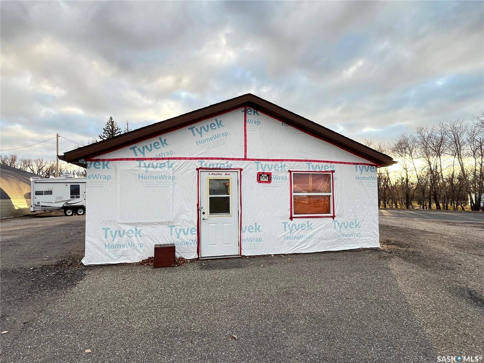 Maple Creek, SK S0N 1N0,2 Pacific AVENUE