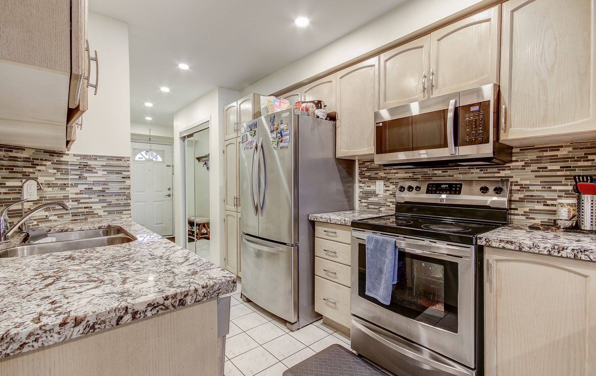 Mississauga, ON L4Z 3N8,55 Barondale DR #75