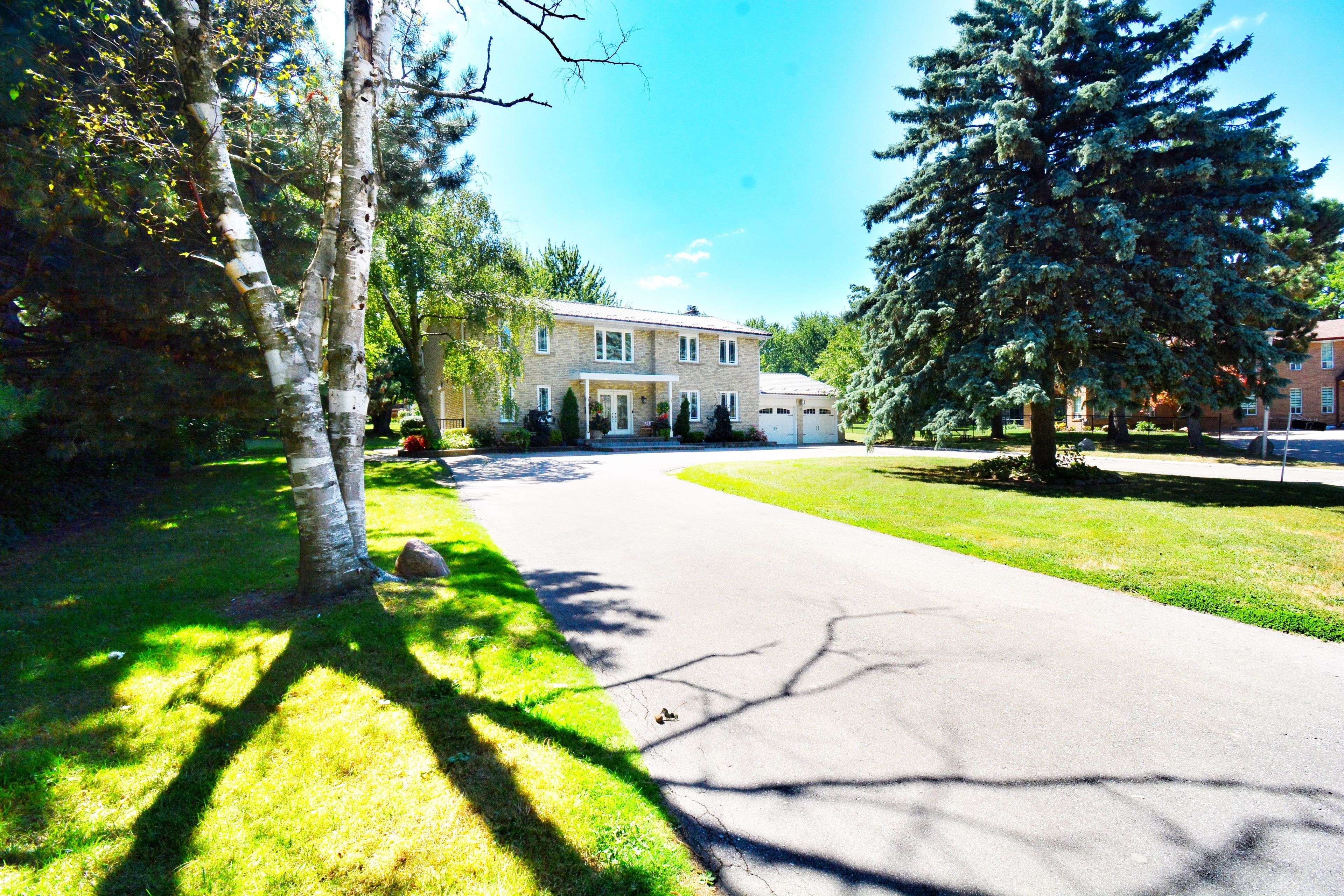 Brampton, ON L6S 2P4,17 Crescent Hill DR