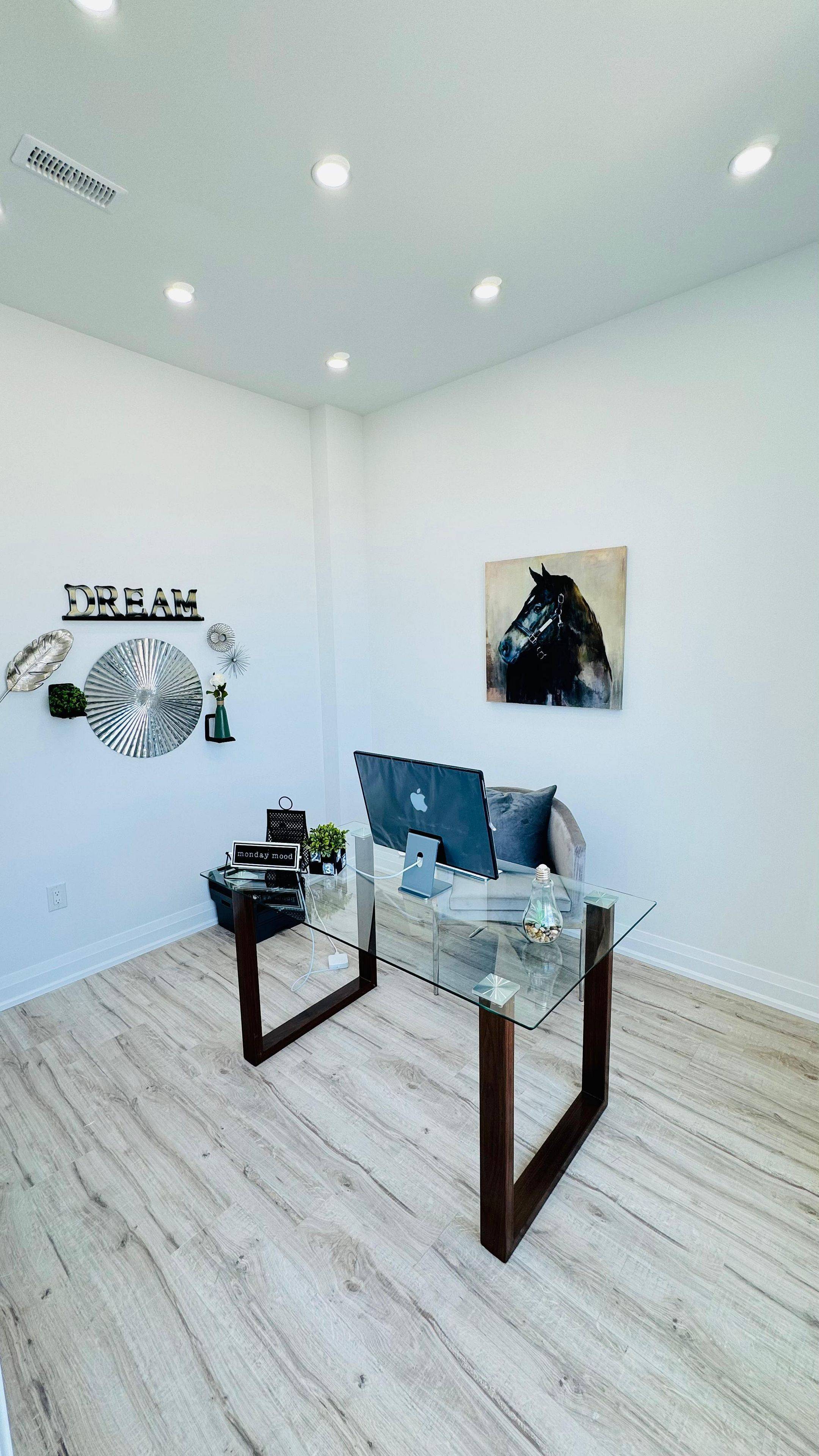 Oakville, ON L6L 6X9,3495 Rebecca ST #204