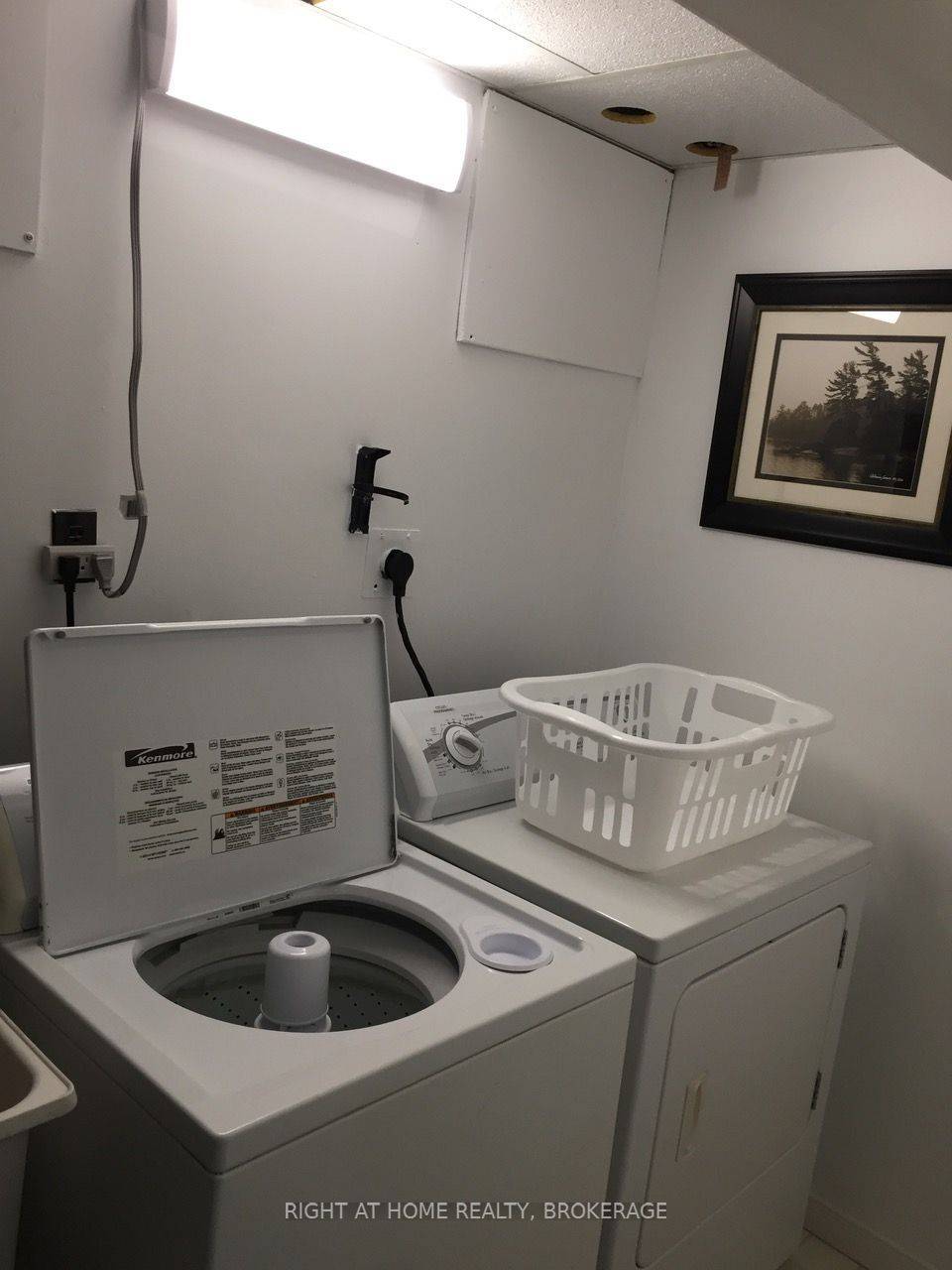 Oakville, ON L6J 3G6,164 Trafalgar RD