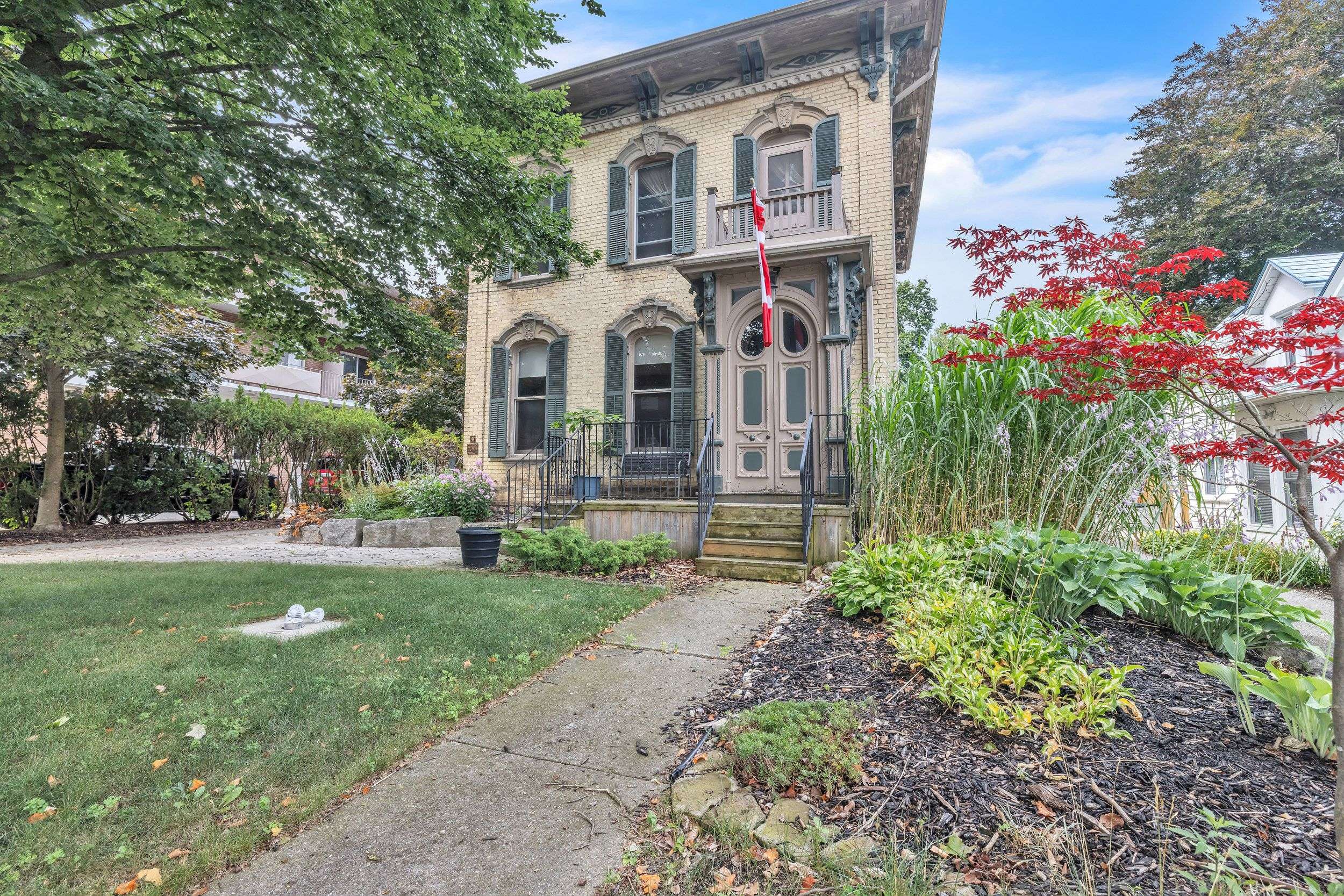 Woodstock, ON N4S 6G9,77 Light ST